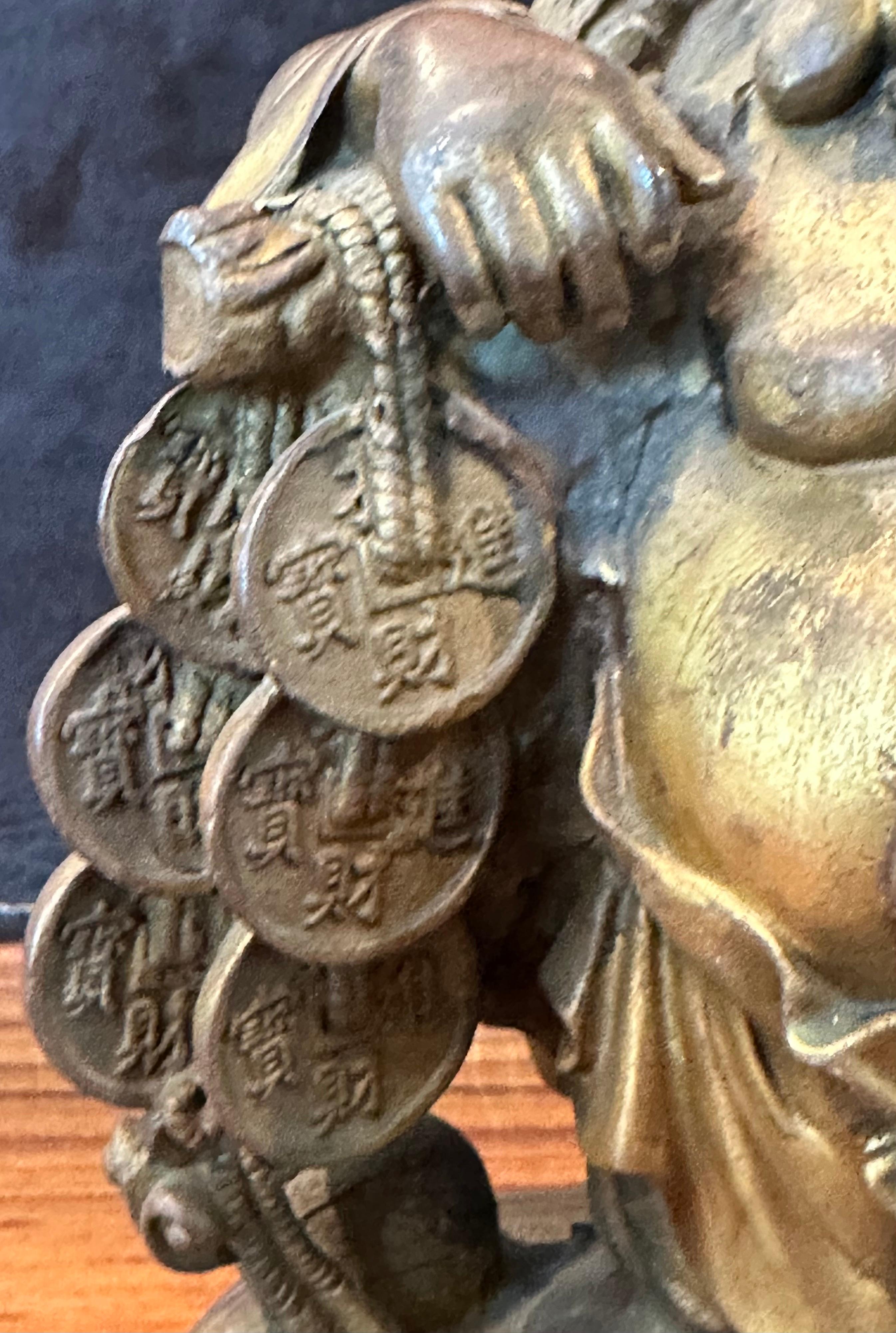 Scultura tradizionale in bronzo di metà secolo Hotei / 