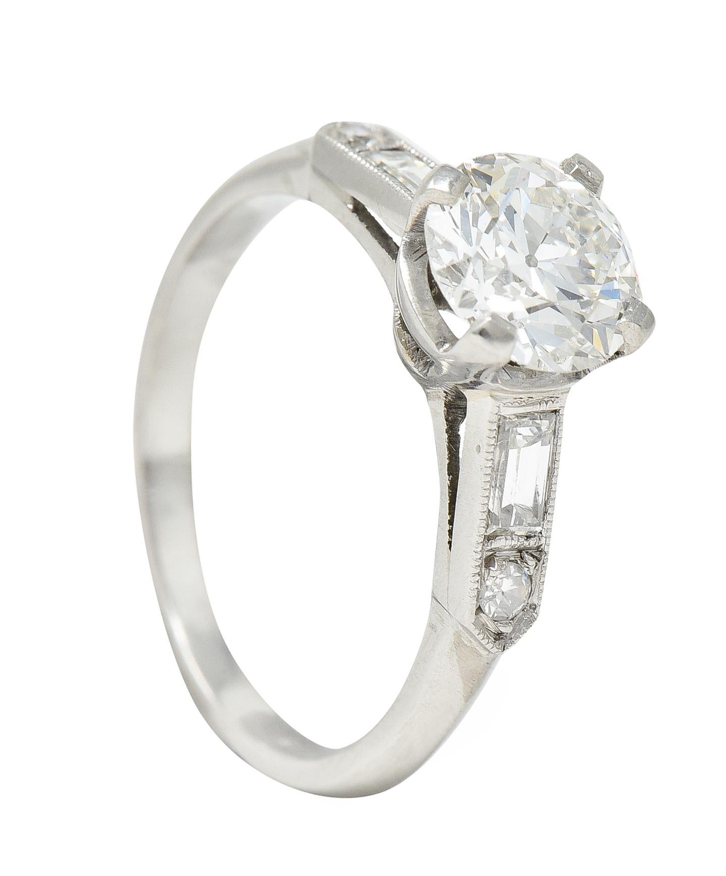 Bague de fiançailles en platine de 1,60 carats avec diamant de taille transitionnelle du milieu du siècle en vente 5