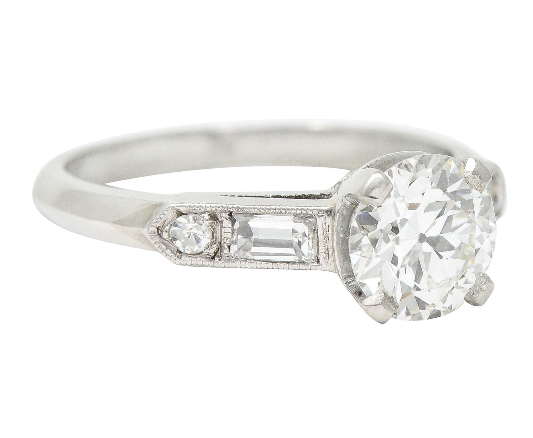 Rétro Bague de fiançailles en platine de 1,60 carats avec diamant de taille transitionnelle du milieu du siècle en vente