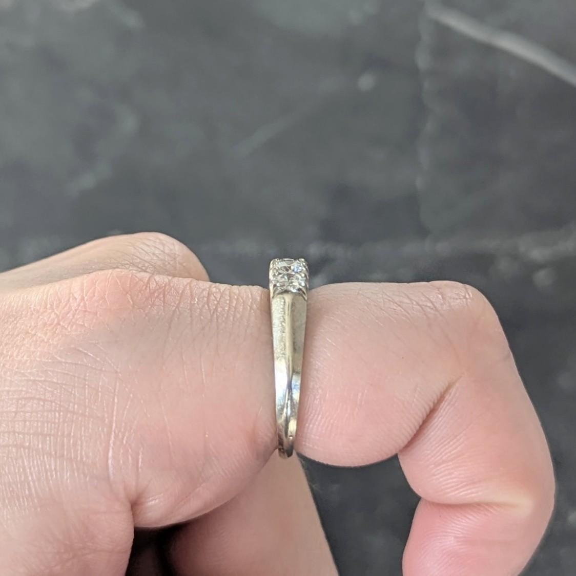 Mid-Century Transitional Diamond 14K Gold Vintage Fishtail Wedding Band Ring For Sale 5