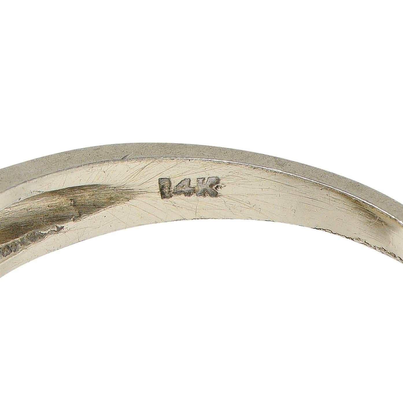 Mid-Century Transitional Diamond 14K Gold Vintage Fishtail Wedding Band Ring For Sale 1
