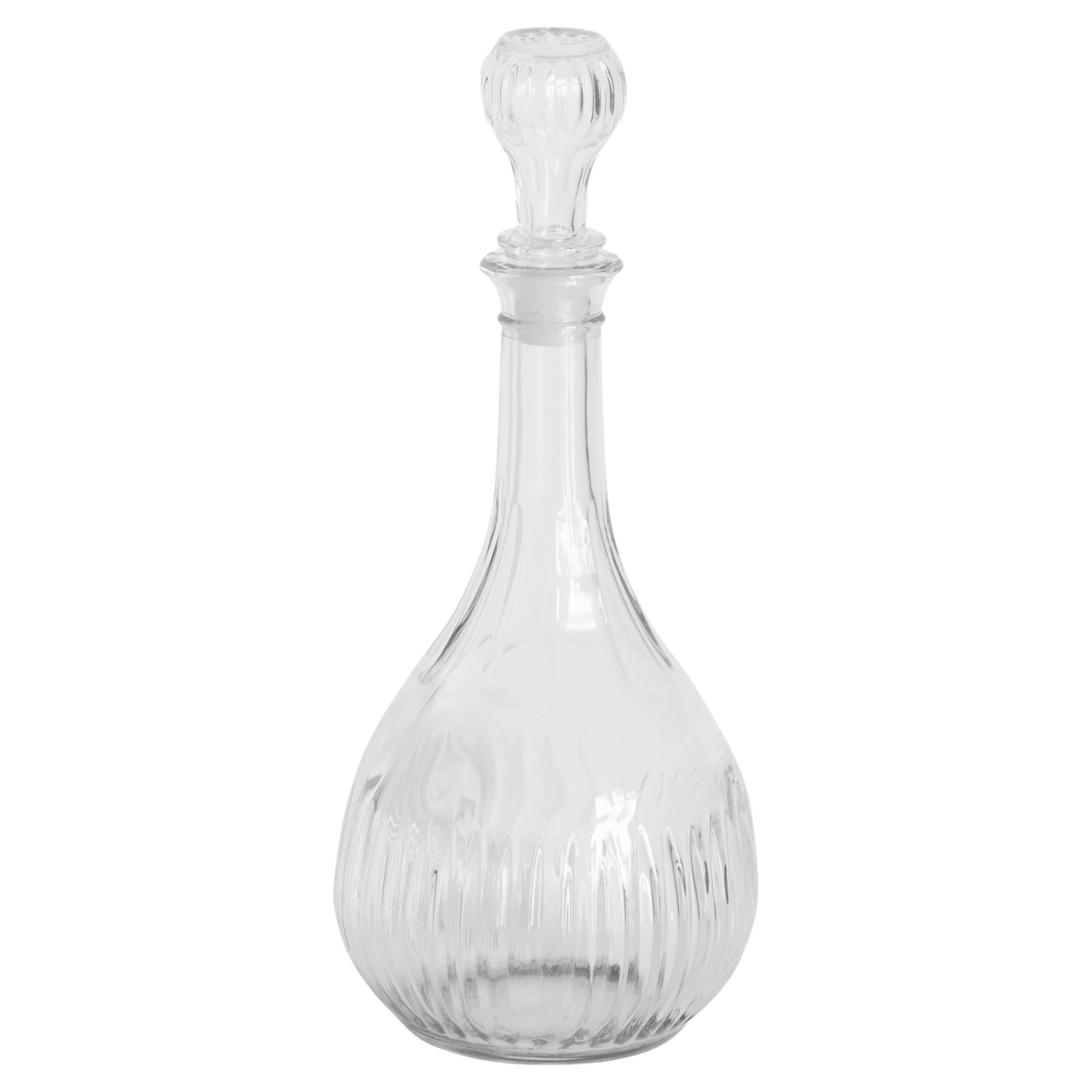 Carafe en verre transparent du milieu du siècle avec bouchon, Europe, années 1960