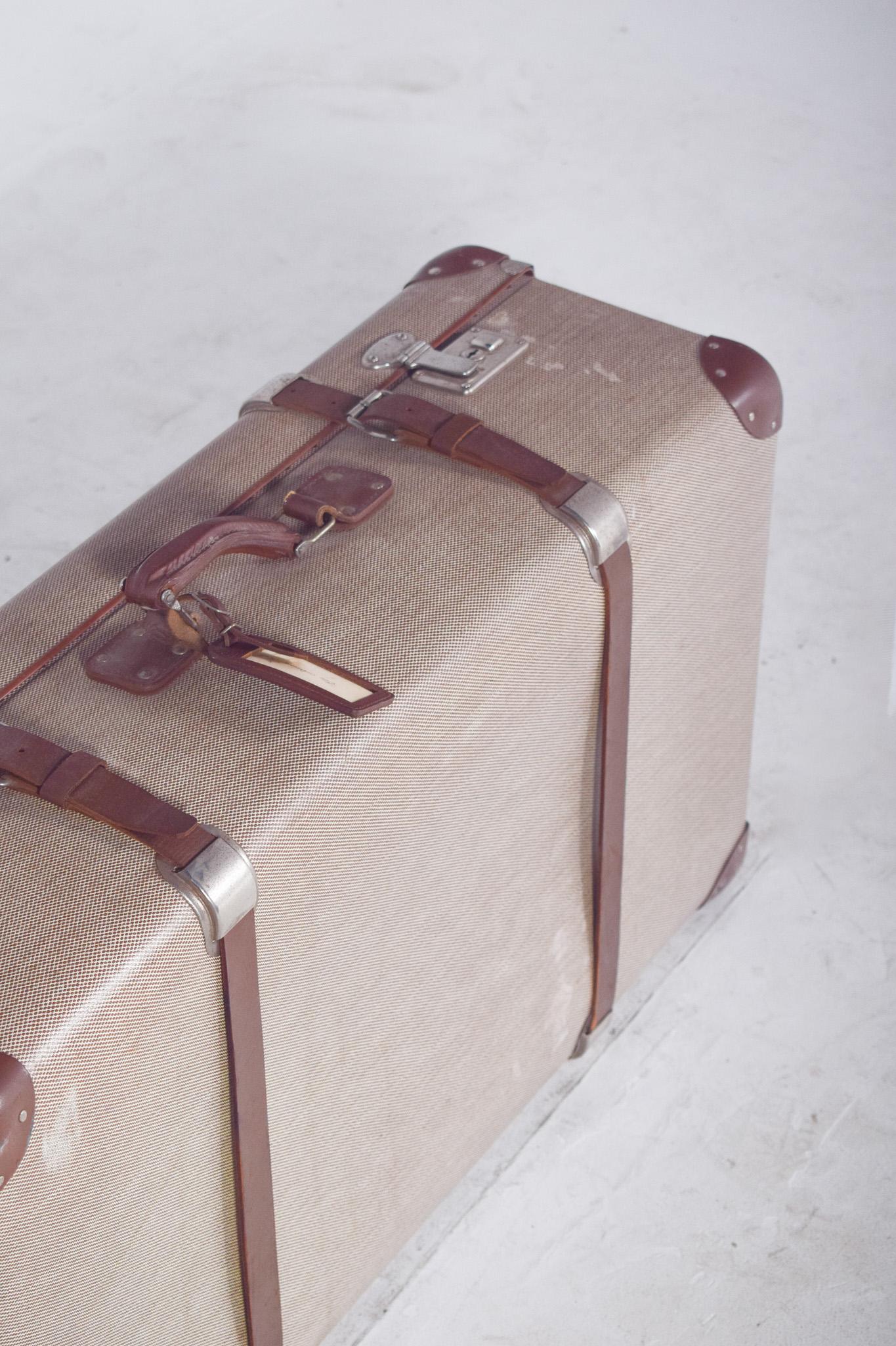 20ième siècle Sac de voyage en cuir du milieu du siècle en vente
