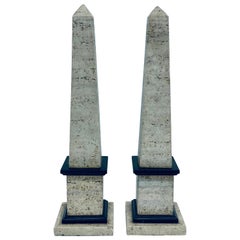 Obeliscos de Travertino y Piedra Negra de Mediados de Siglo, Pareja