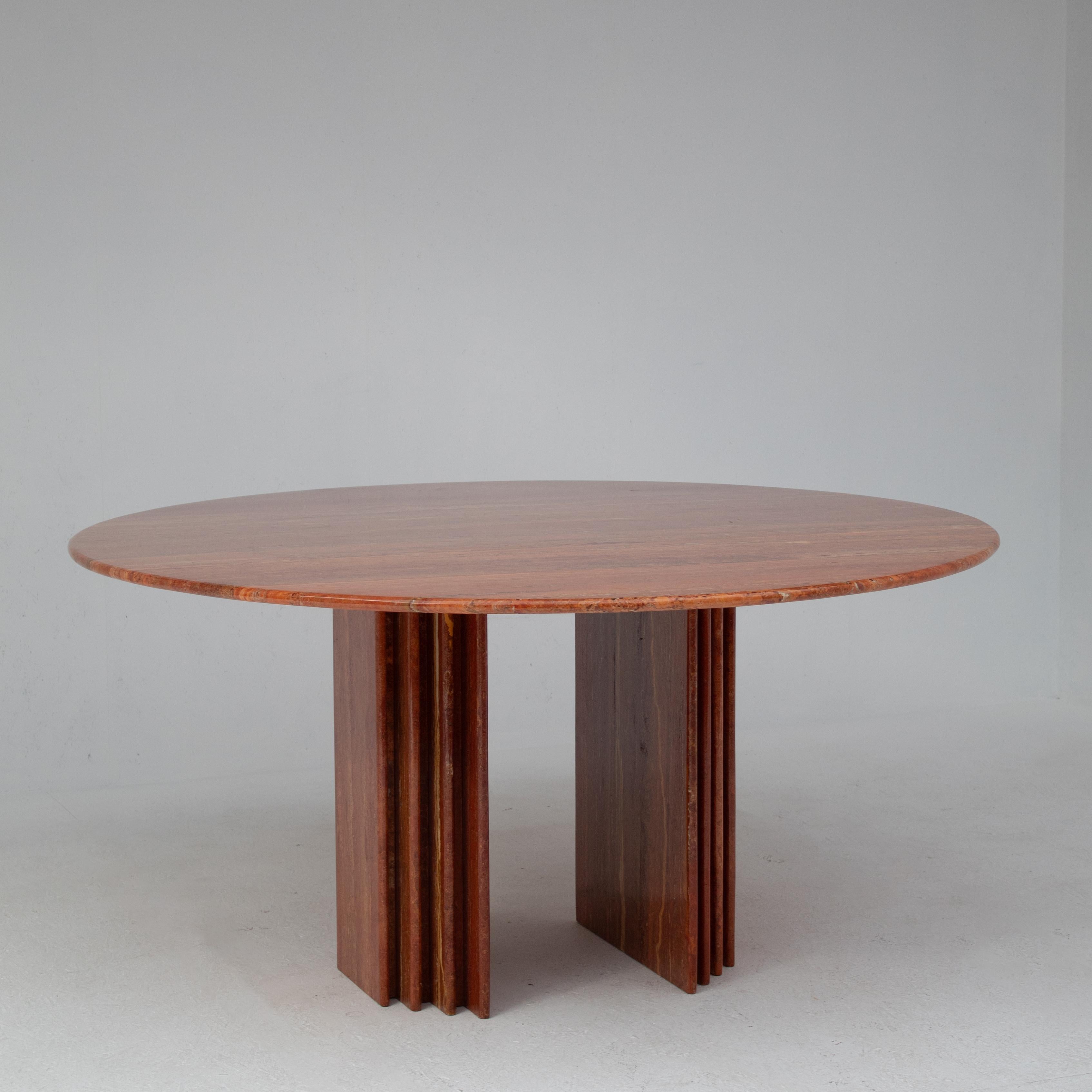 Pierre Mid-Century Travertine Dining Table in Rosso Travertino en vente