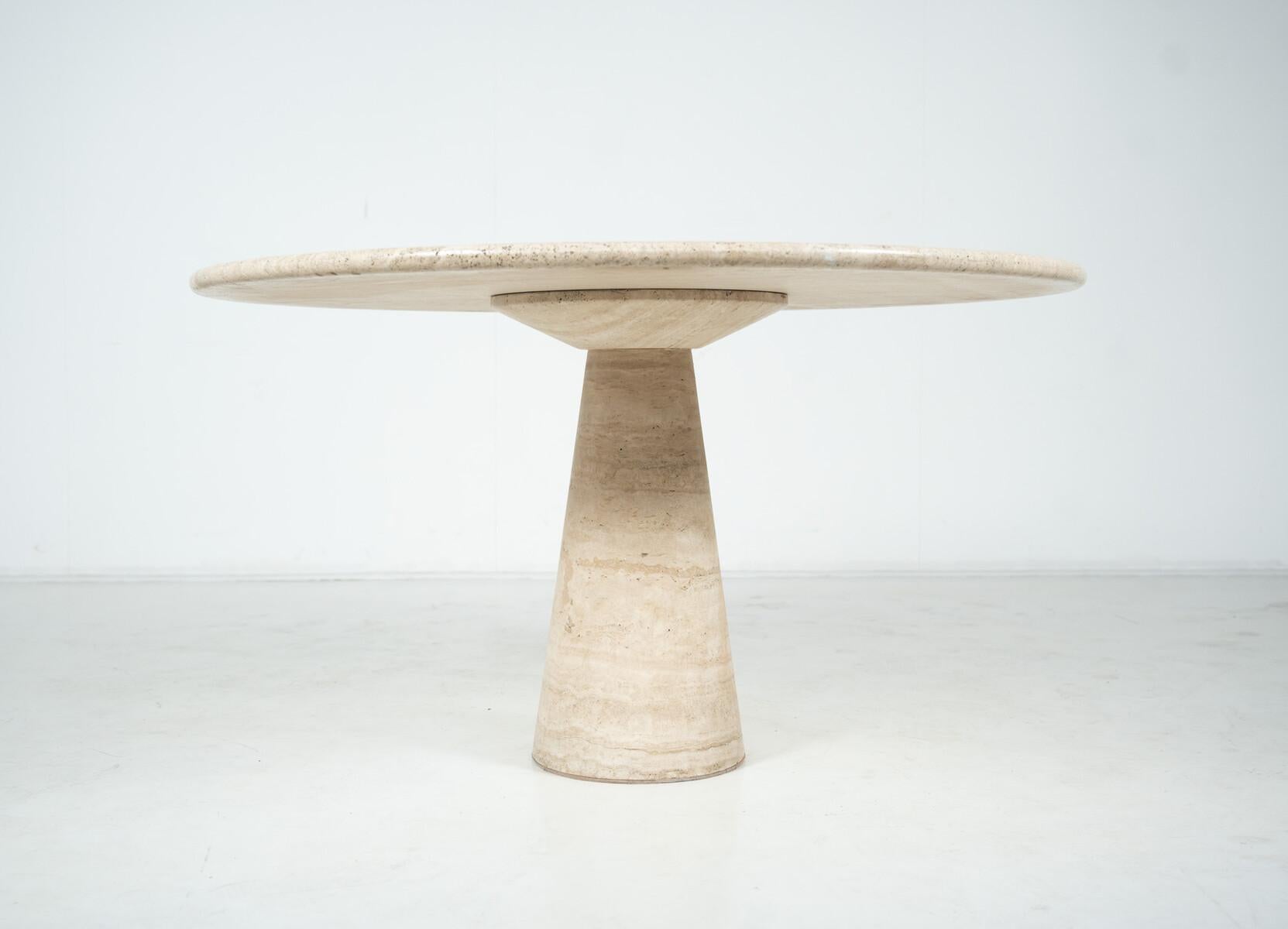 Mid-Century Modern Table de salle à manger en travertin du milieu du siècle dans le style d'Angelo Mangiarotti, Italie, années 1970 en vente