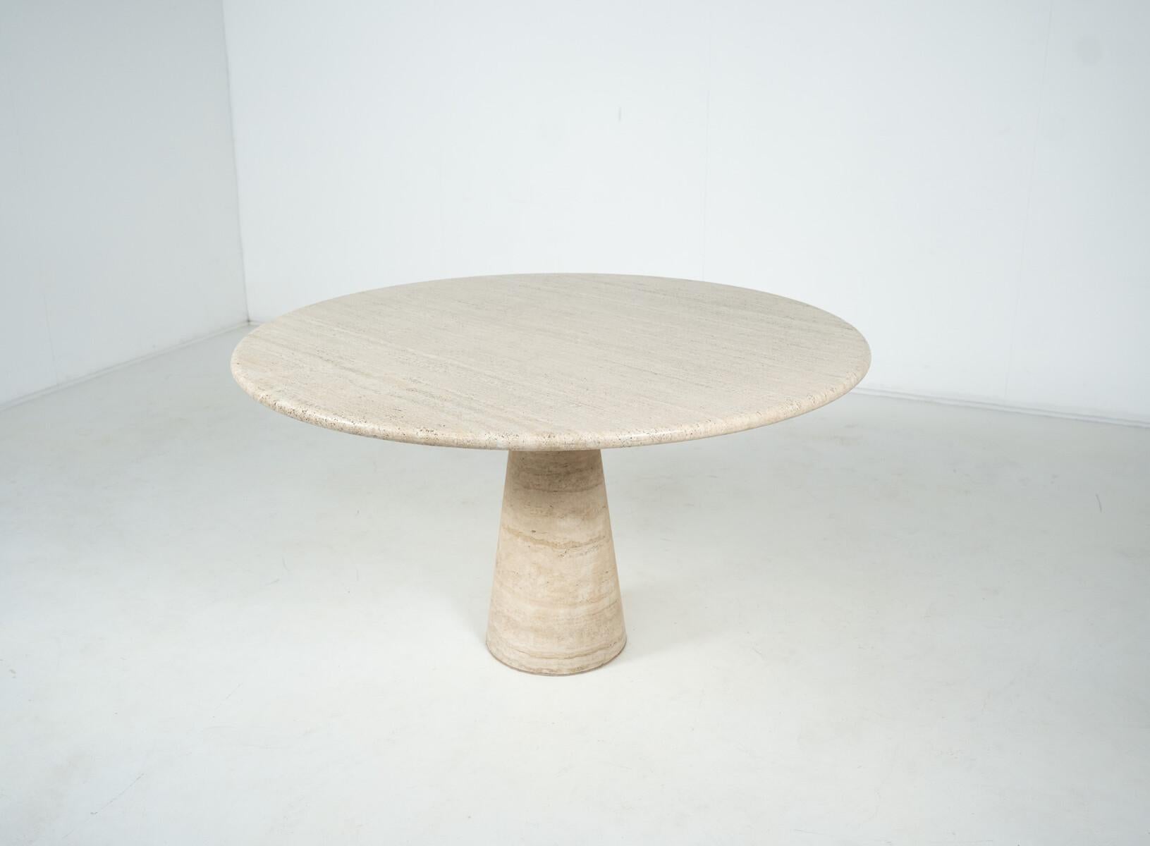 20ième siècle Table de salle à manger en travertin du milieu du siècle dans le style d'Angelo Mangiarotti, Italie, années 1970 en vente