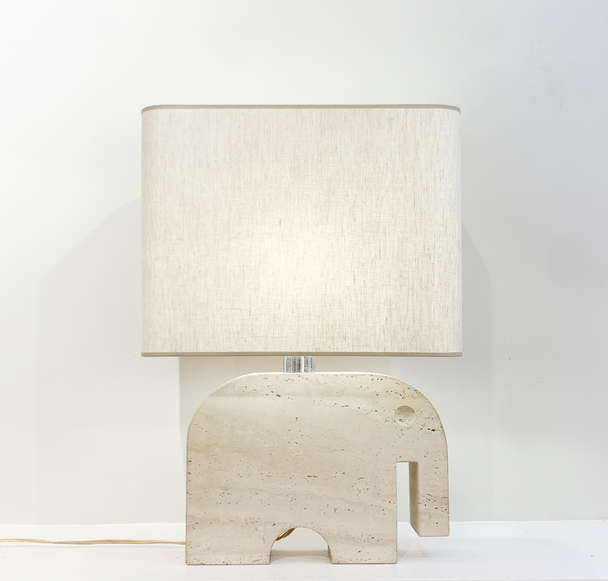 Mid-century travertine elephant table lampe by Fratelli Mannelli for Signa - Italy 1970s.