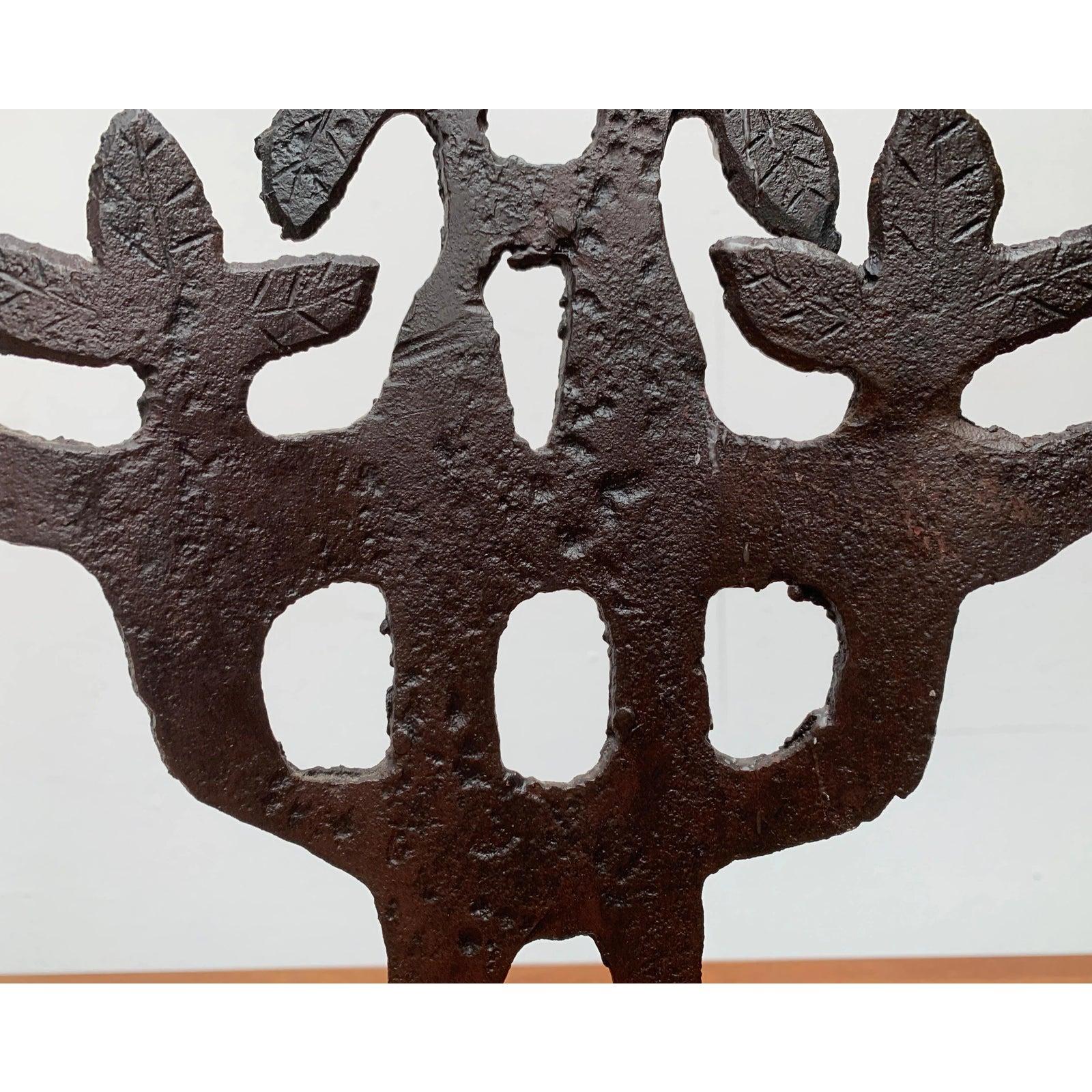 Portacandele brutalista di metà secolo di Bertil Vallien per Kosta Bode, in ottime condizioni. Progettato dal 1960 al 1969 prove ufficiali di autenticità come cataloghi d'epoca, dischi di design.

Informazioni aggiuntive:
Materiali: Vetro,