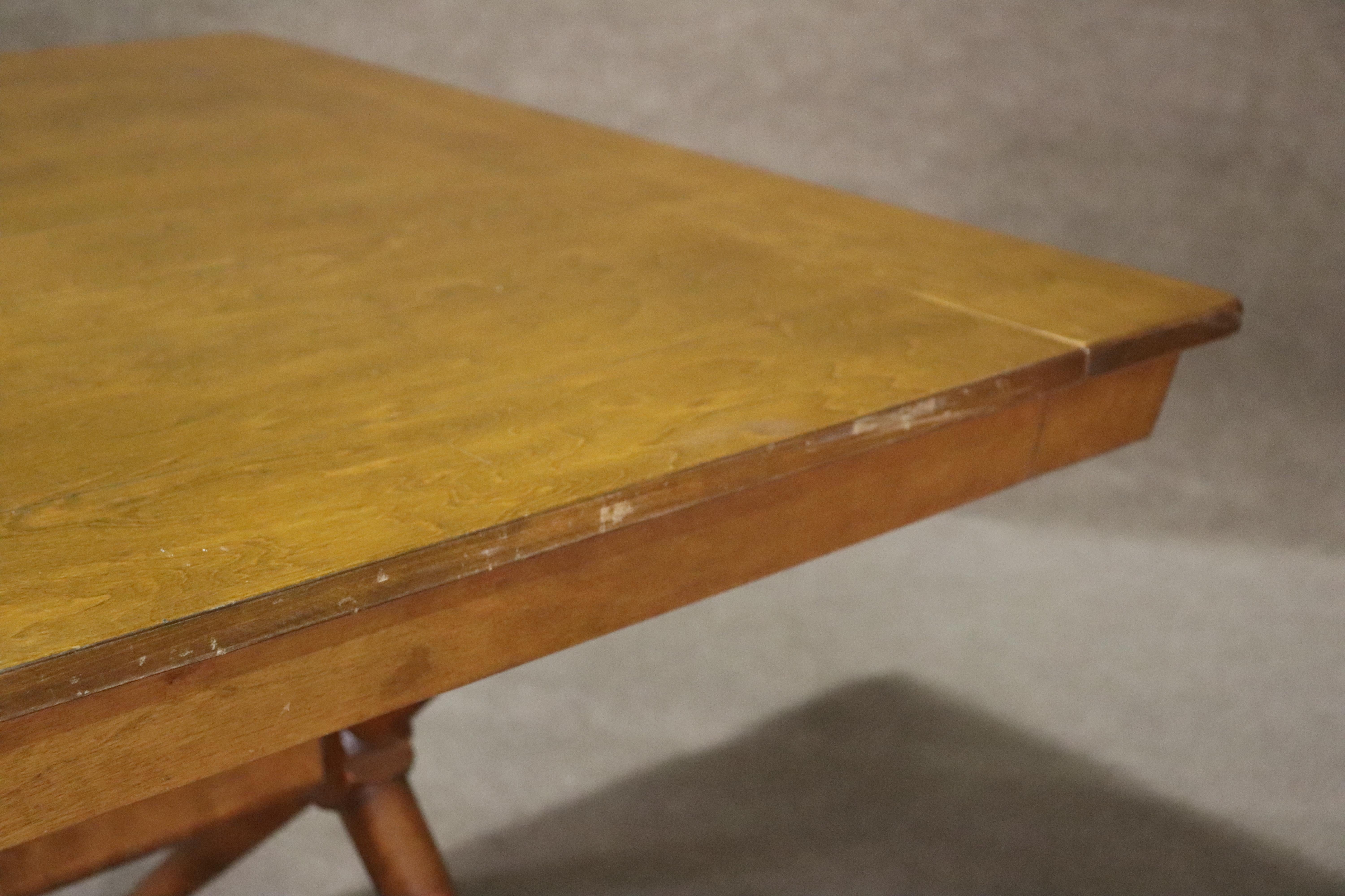 Mesa de comedor con base de caballete de mediados de siglo en venta 7