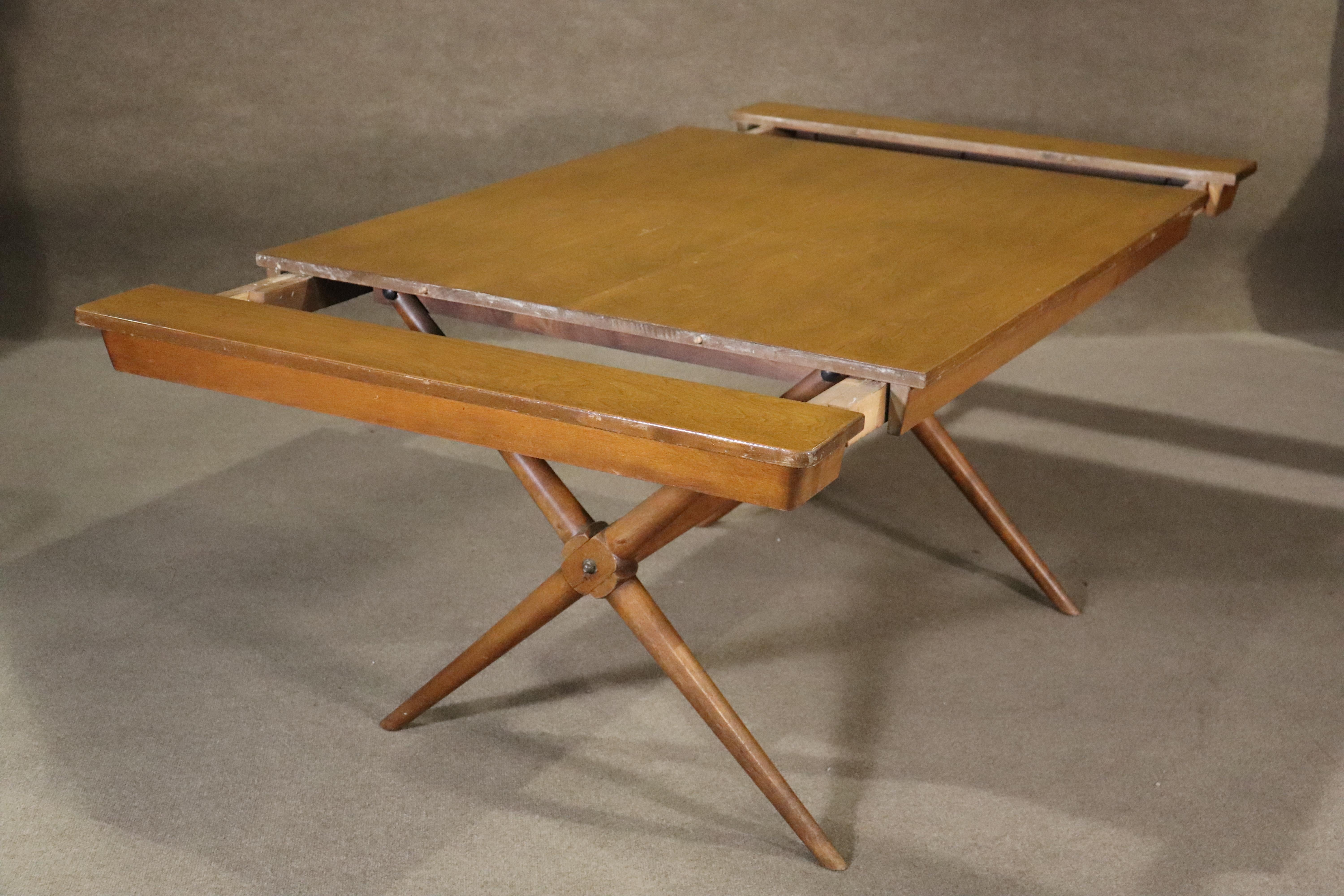 Mesa de comedor con base de caballete de mediados de siglo Moderno de mediados de siglo en venta