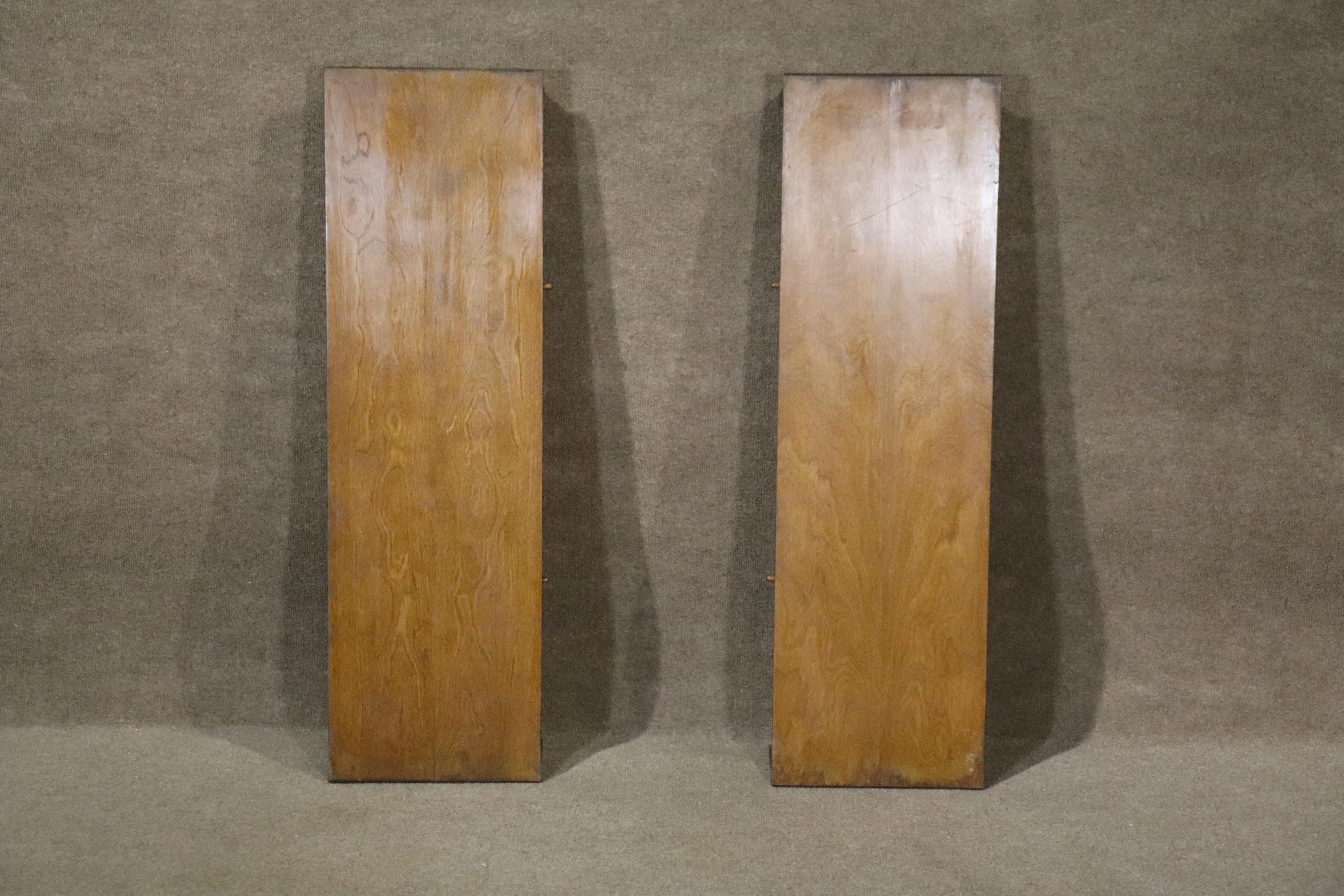Mesa de comedor con base de caballete de mediados de siglo Arce en venta