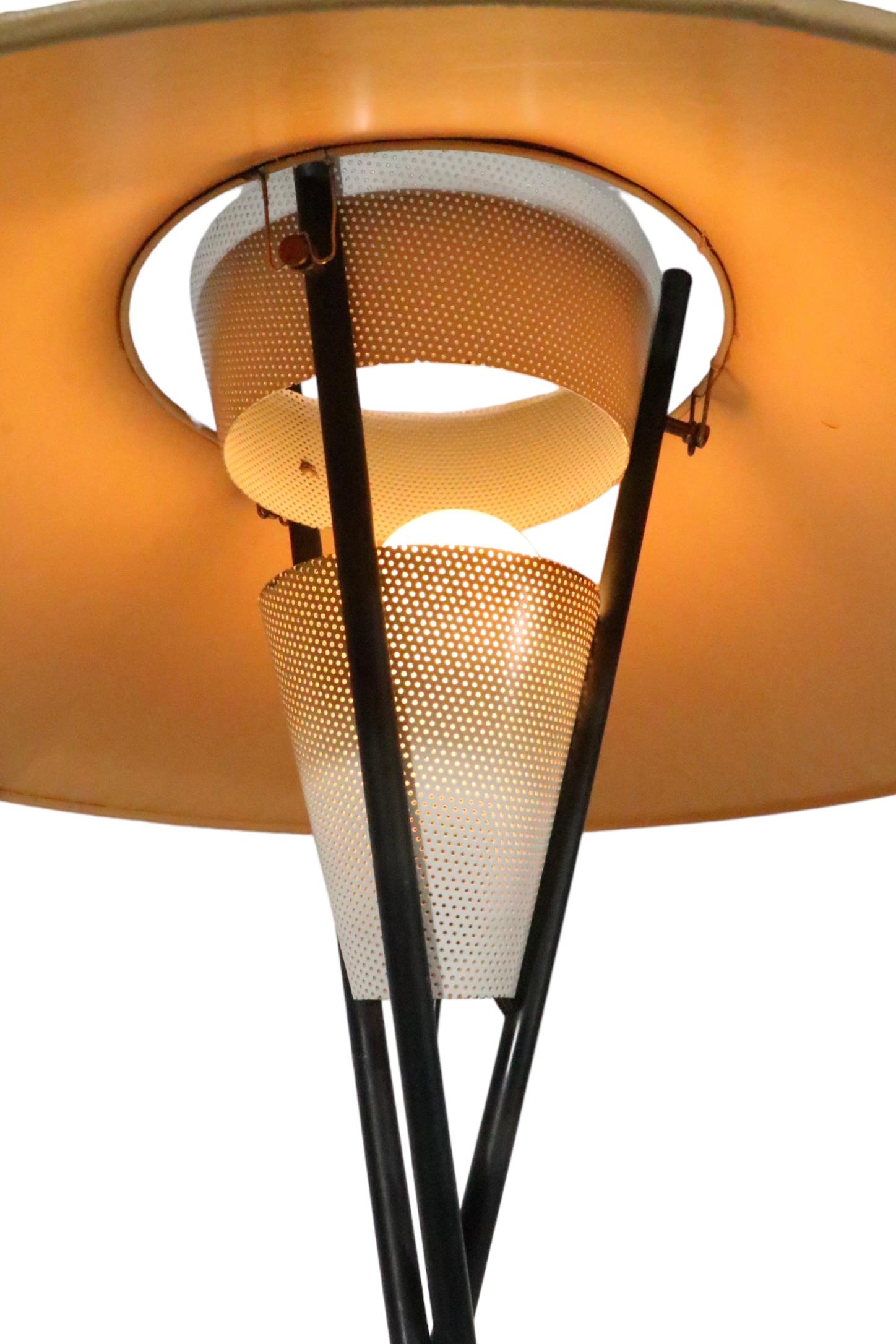 Midcentury Tri Pod Table Lamp by Gerald Thurston for Lightolier C 1950s For Sale 3