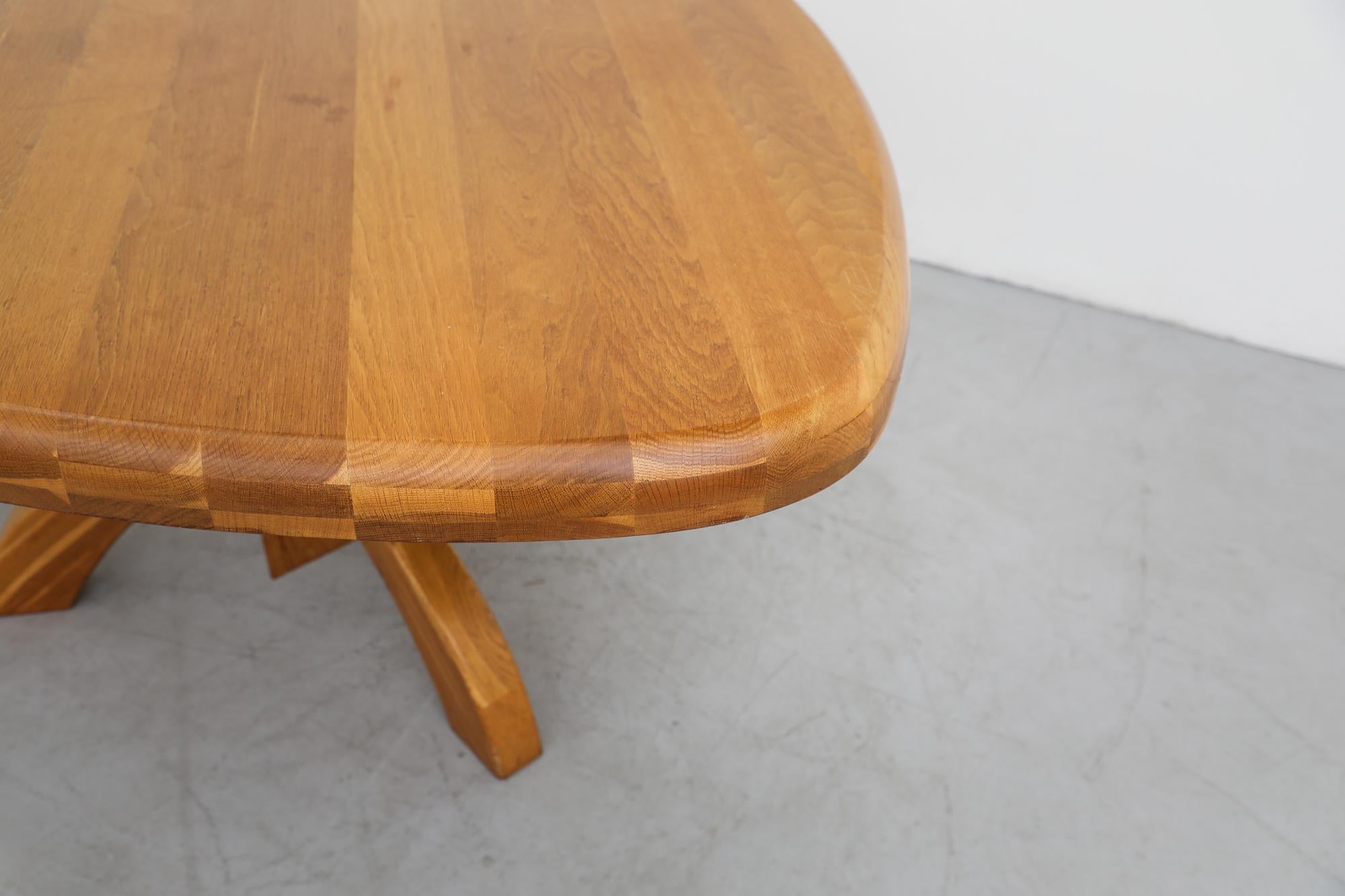 Mid-Century Triangular Golden Oak Dining or Center Table with Thick Rounded Top For Sale 3