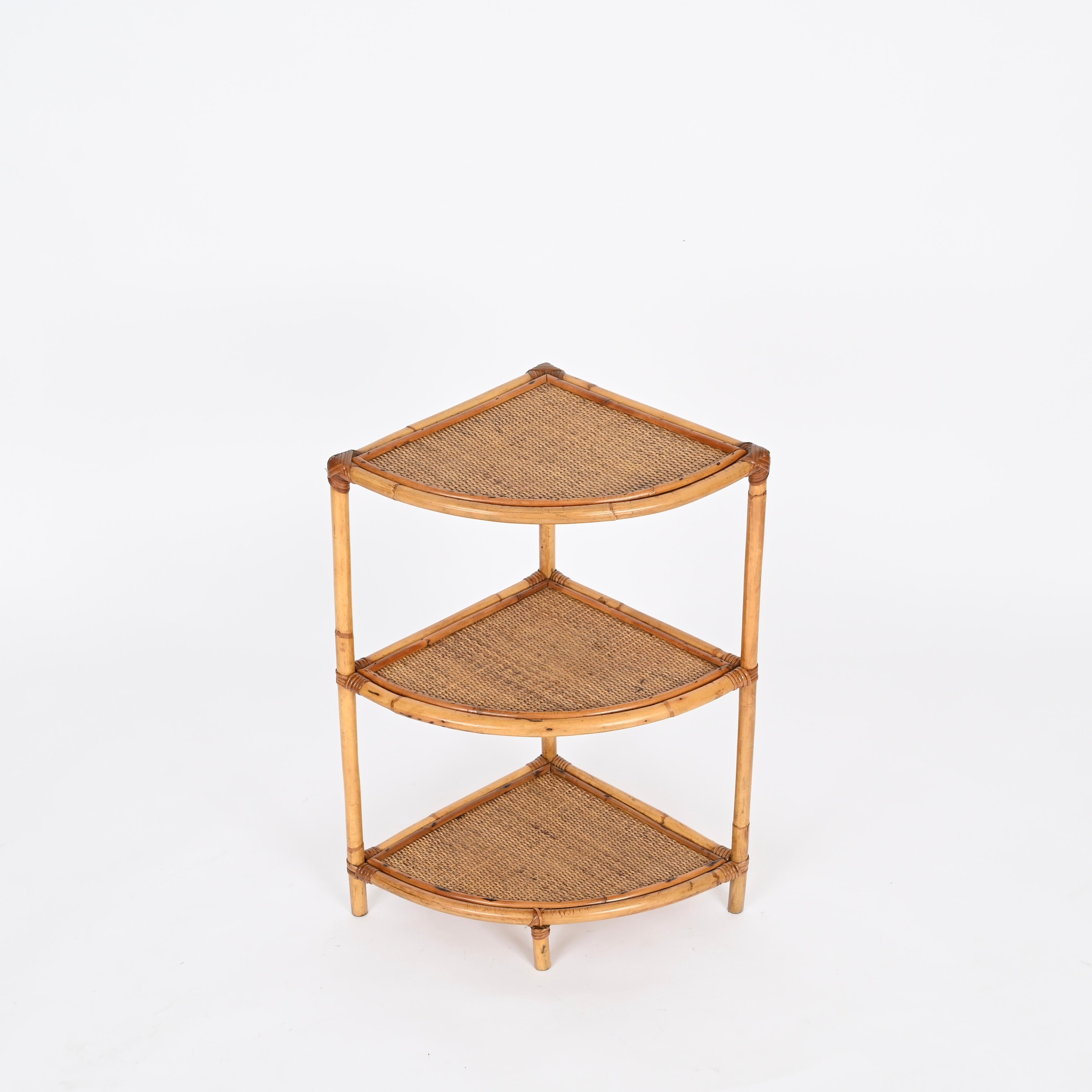 Mid-Century Triangular Bamboo and Rattan Italian Corner Bookcase Shelf, 1970s For Sale 2