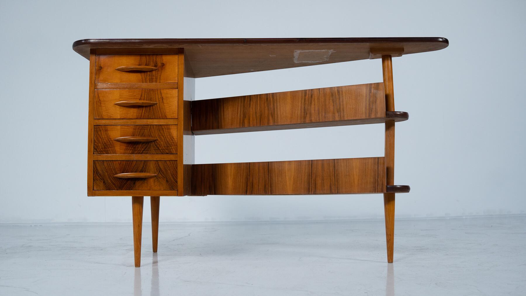 Mid-Century Modern Mid-Century triangular Desk with Drawers, 1960 For Sale