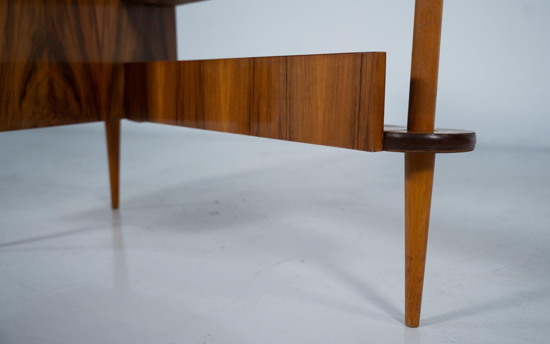 Mid-Century triangular Desk with Drawers, 1960 For Sale 1