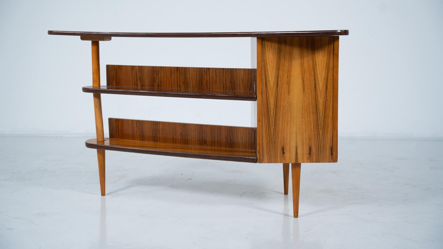 Mid-Century triangular Desk with Drawers, 1960 For Sale 2