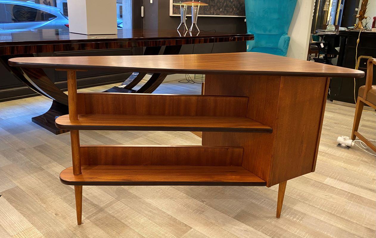 Wood Mid-century triangular desk with drawers For Sale