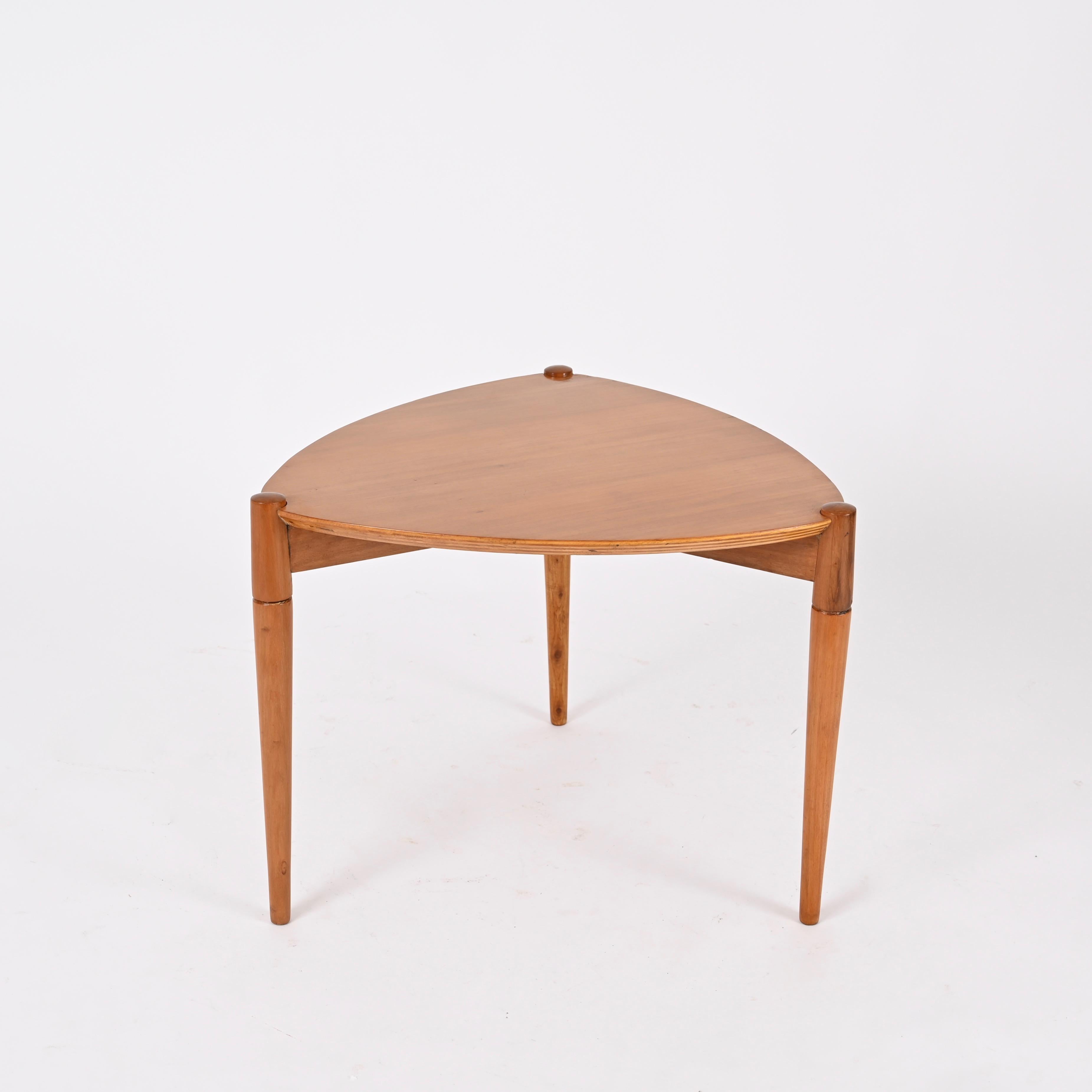 Mid-Century Triangular Italian Coffee Table, By Fratelli Reguitti, Italy 1960s For Sale 6