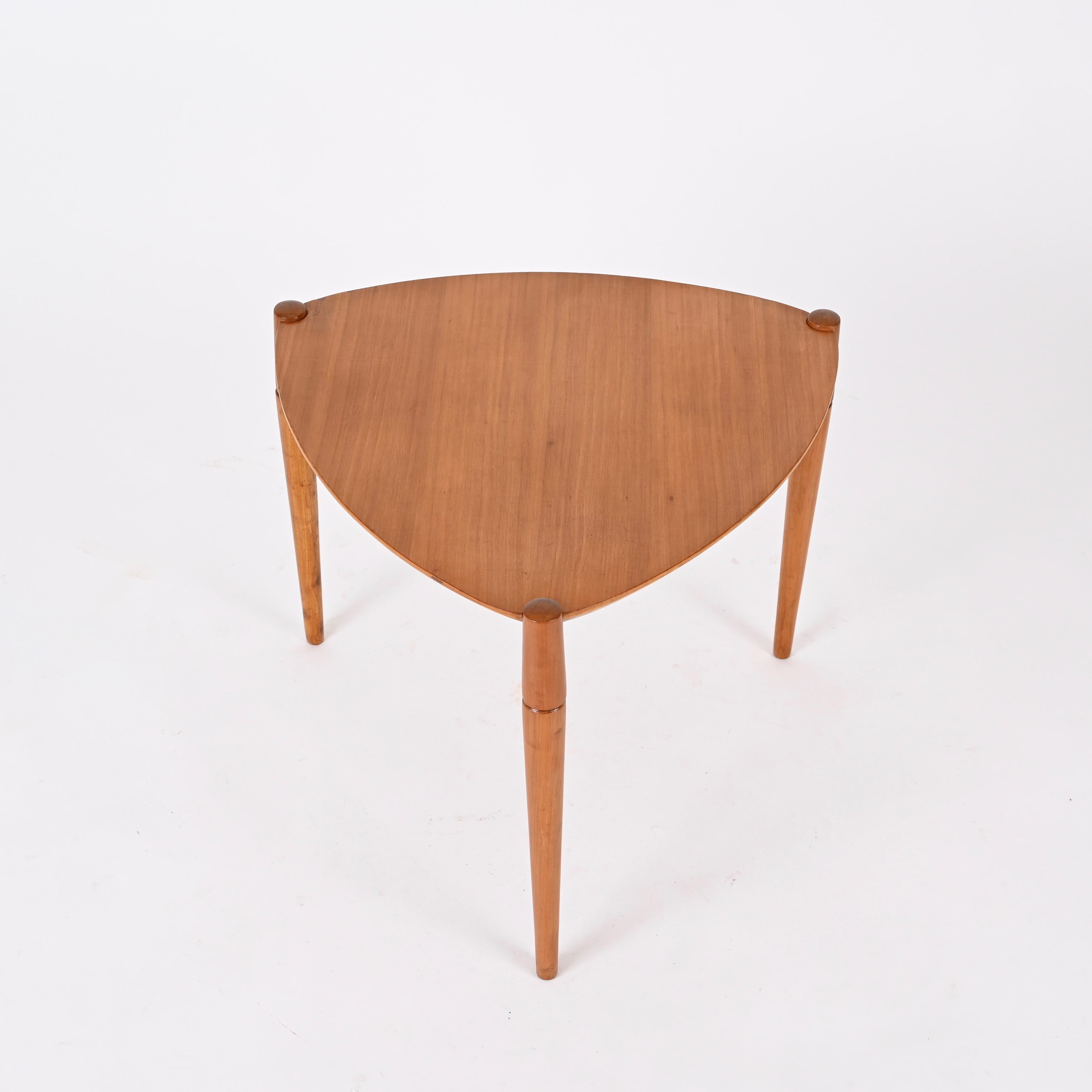 Mid-Century Triangular Italian Coffee Table, By Fratelli Reguitti, Italy 1960s For Sale 2