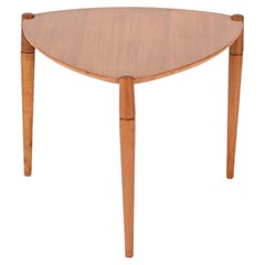 Table basse italienne triangulaire du milieu du siècle dernier, par Fratelli Reguitti, Italie, années 1960