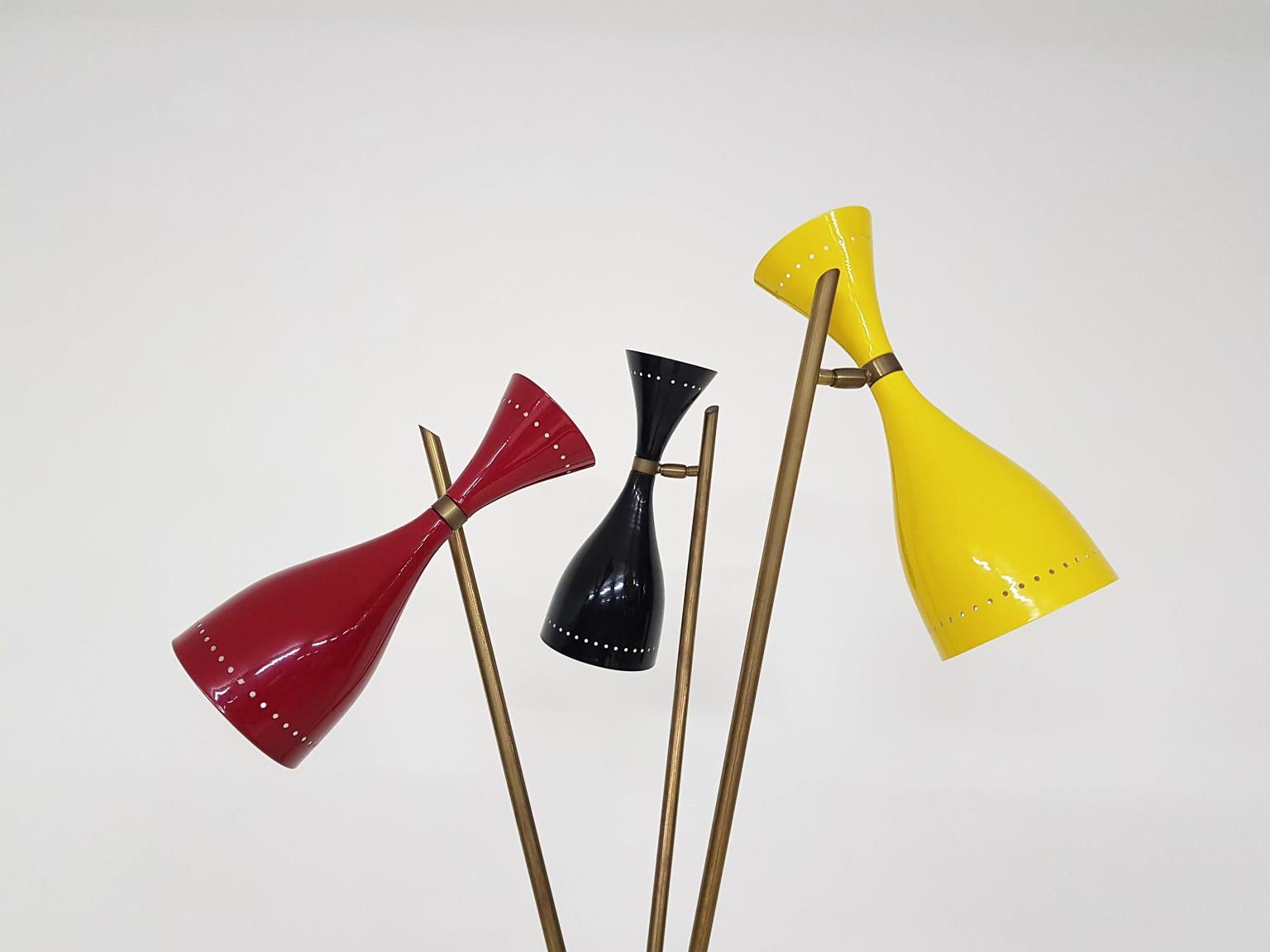 Laiton Lampadaire « Triennale » du milieu du siècle dernier de style Arredoluce Diabolo, Italie, années 1960 en vente