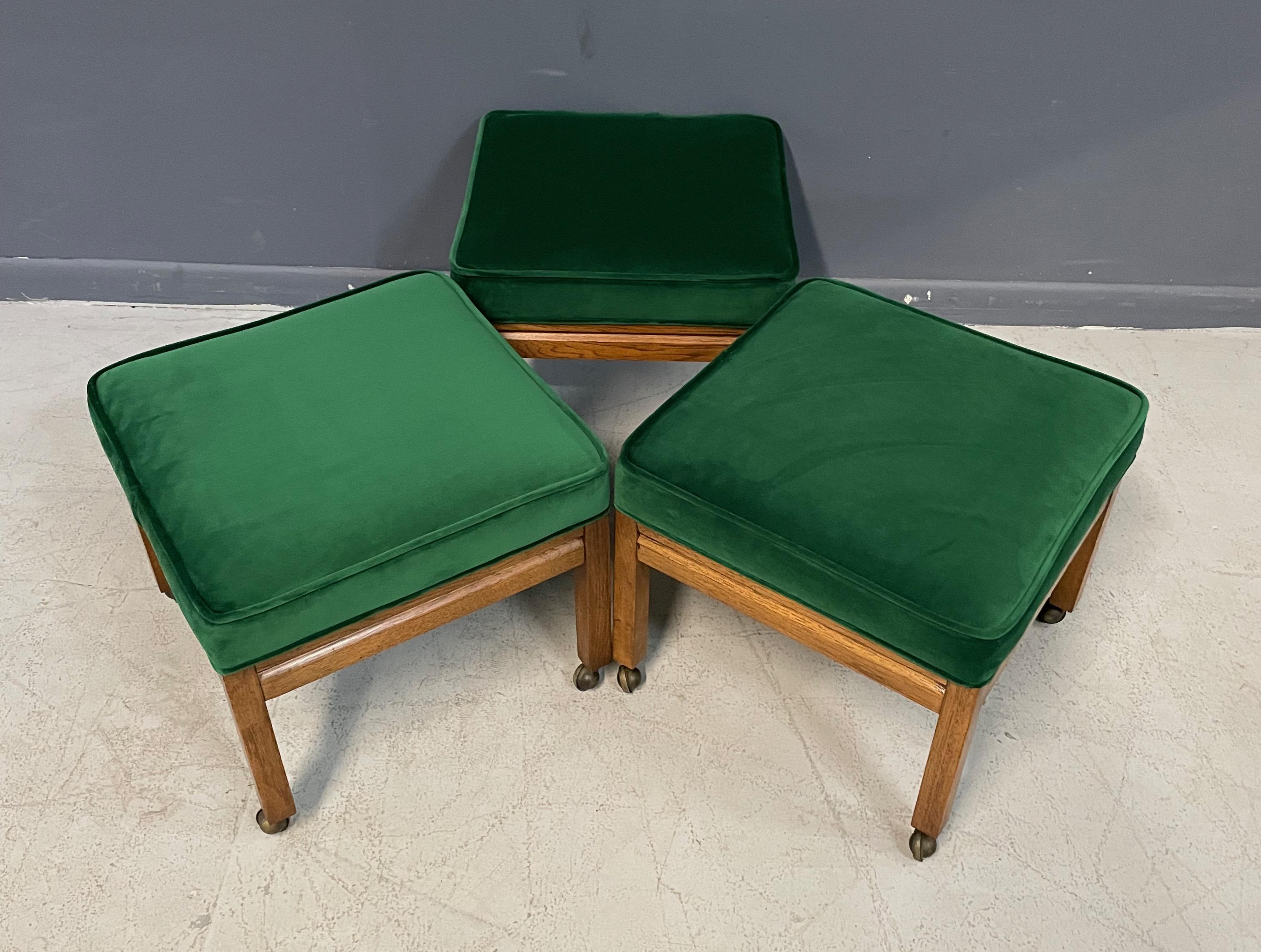Trio of Square Upholstered Stools in Emerald Velvet and Pecan Probber Style For Sale 4