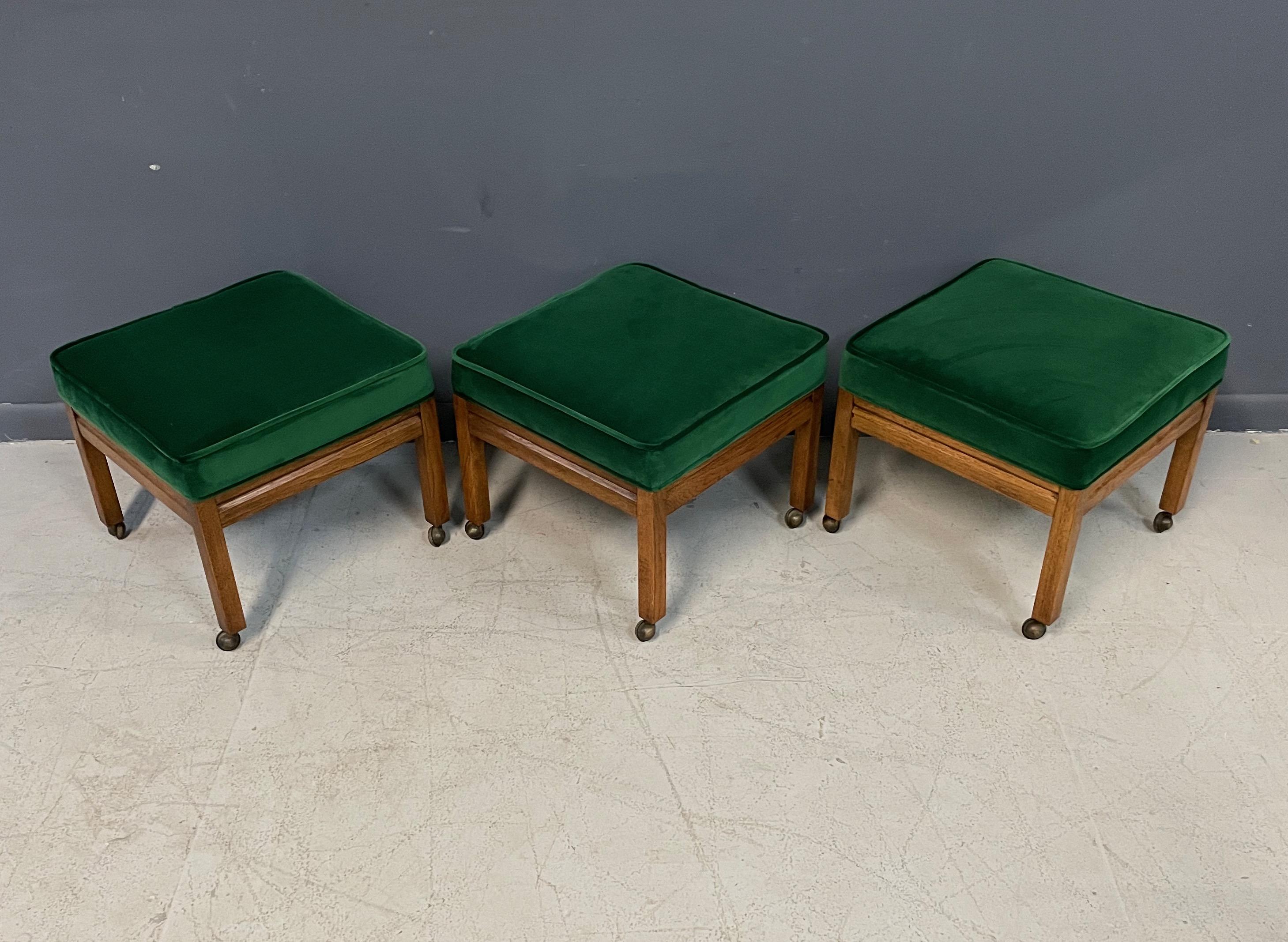 Trio of Square Upholstered Stools in Emerald Velvet and Pecan Probber Style For Sale 1