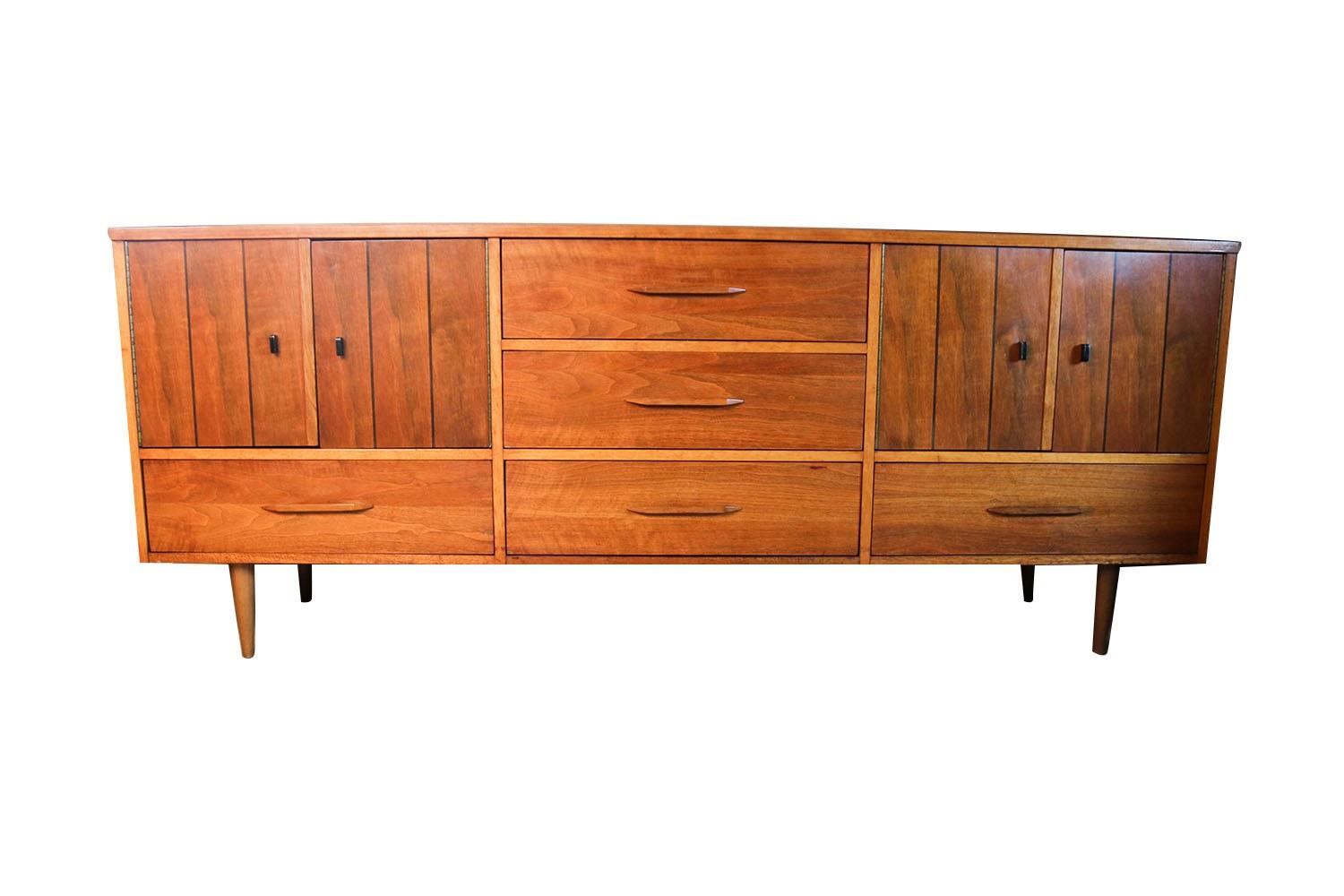 Midcentury Triple Dresser Credenza In Good Condition In Baltimore, MD