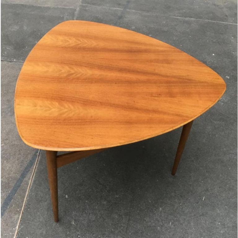 Table basse tripode du milieu du siècle dernier, années 1960 en vente 6