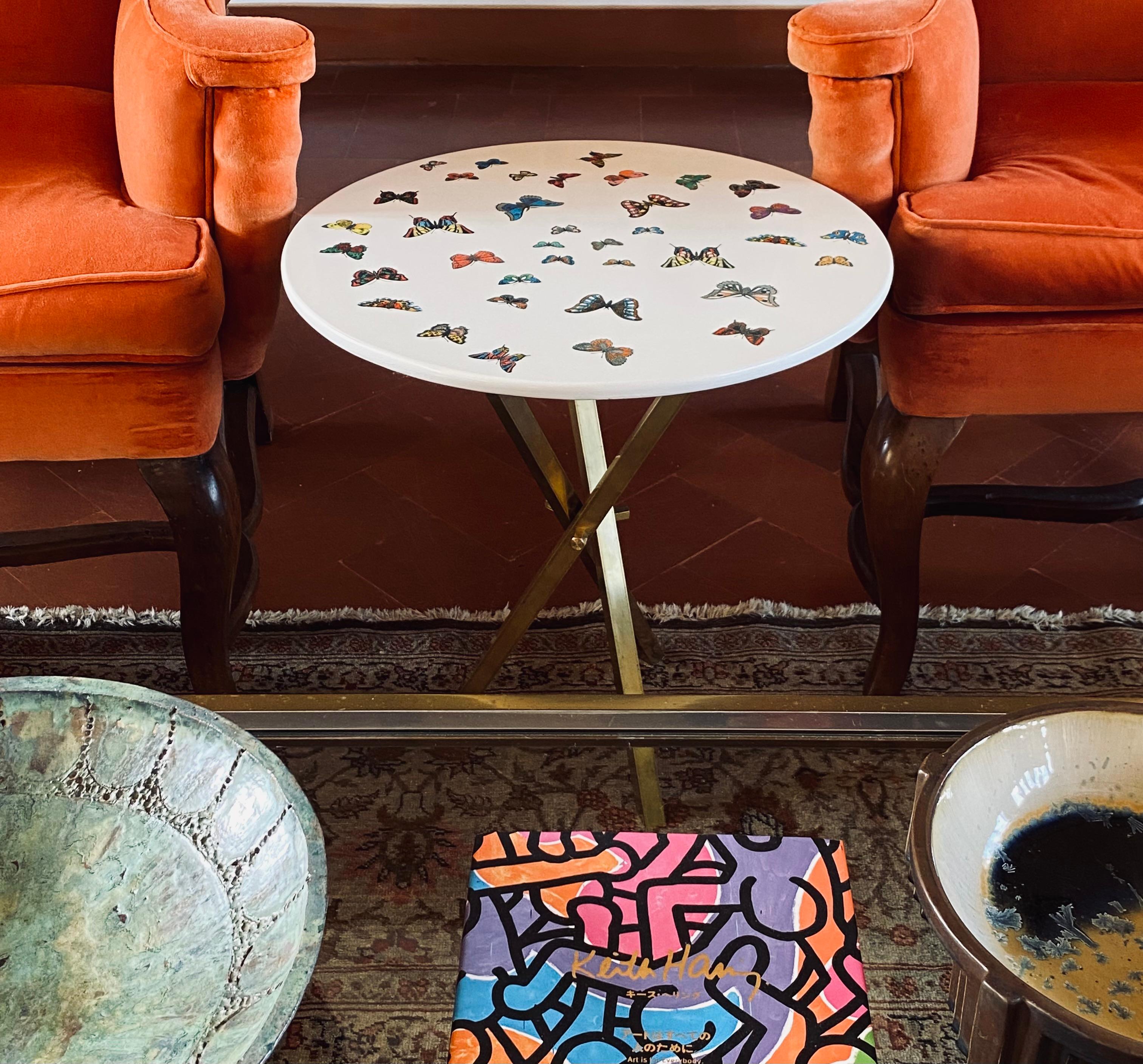 Mid-20th Century Mid-Century tripod coffee table 