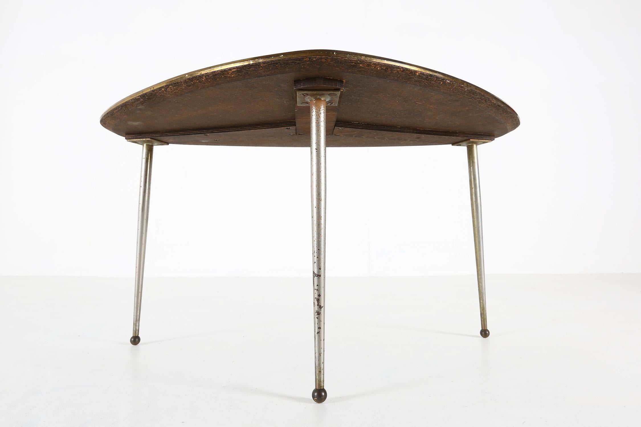 Mid-20th Century Mid-Century tripod coffee table with marble print top, Belgium 1960s For Sale