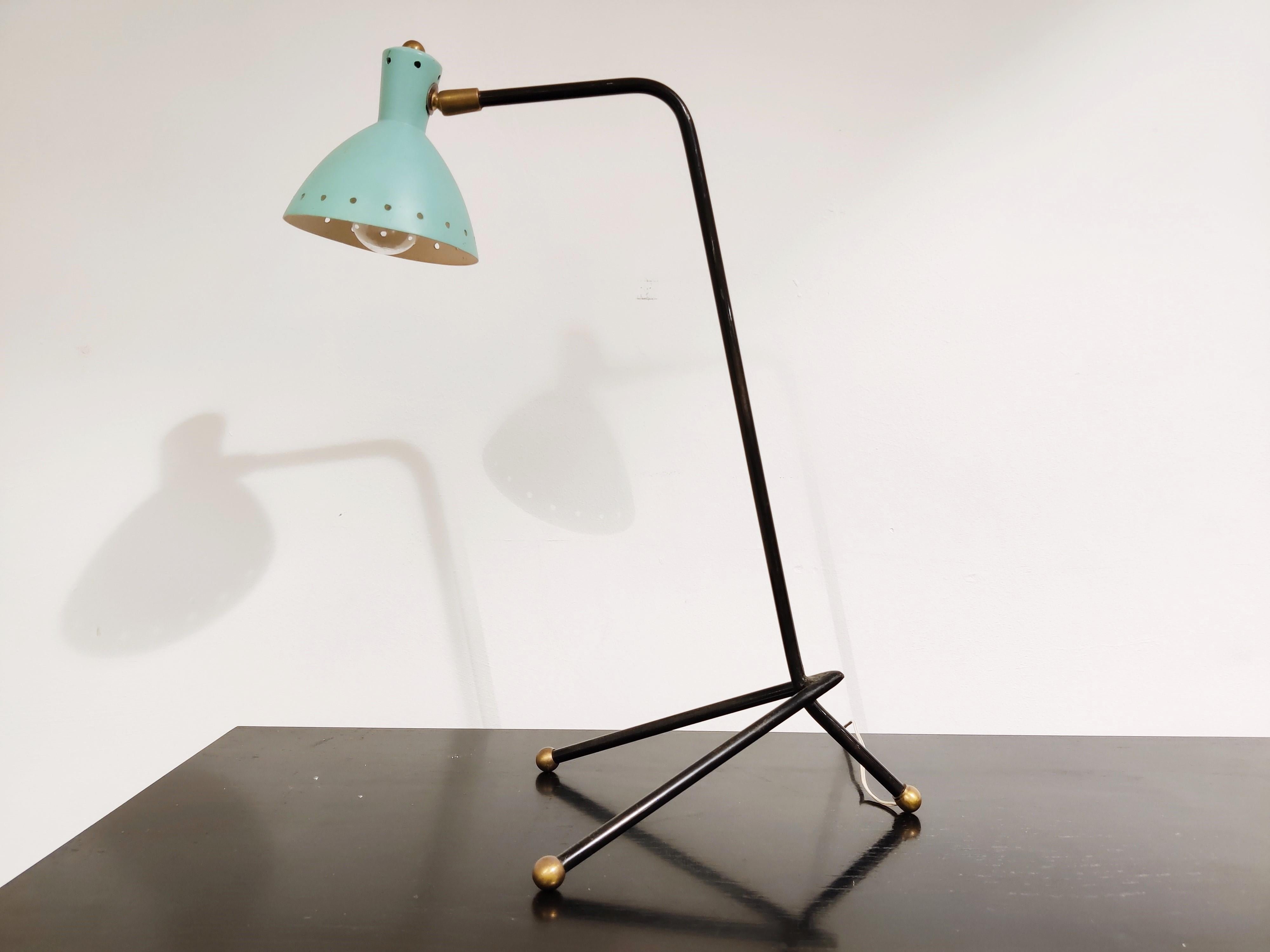 Mid Century Tripod Desk Lamp, 1950s In Good Condition For Sale In HEVERLEE, BE