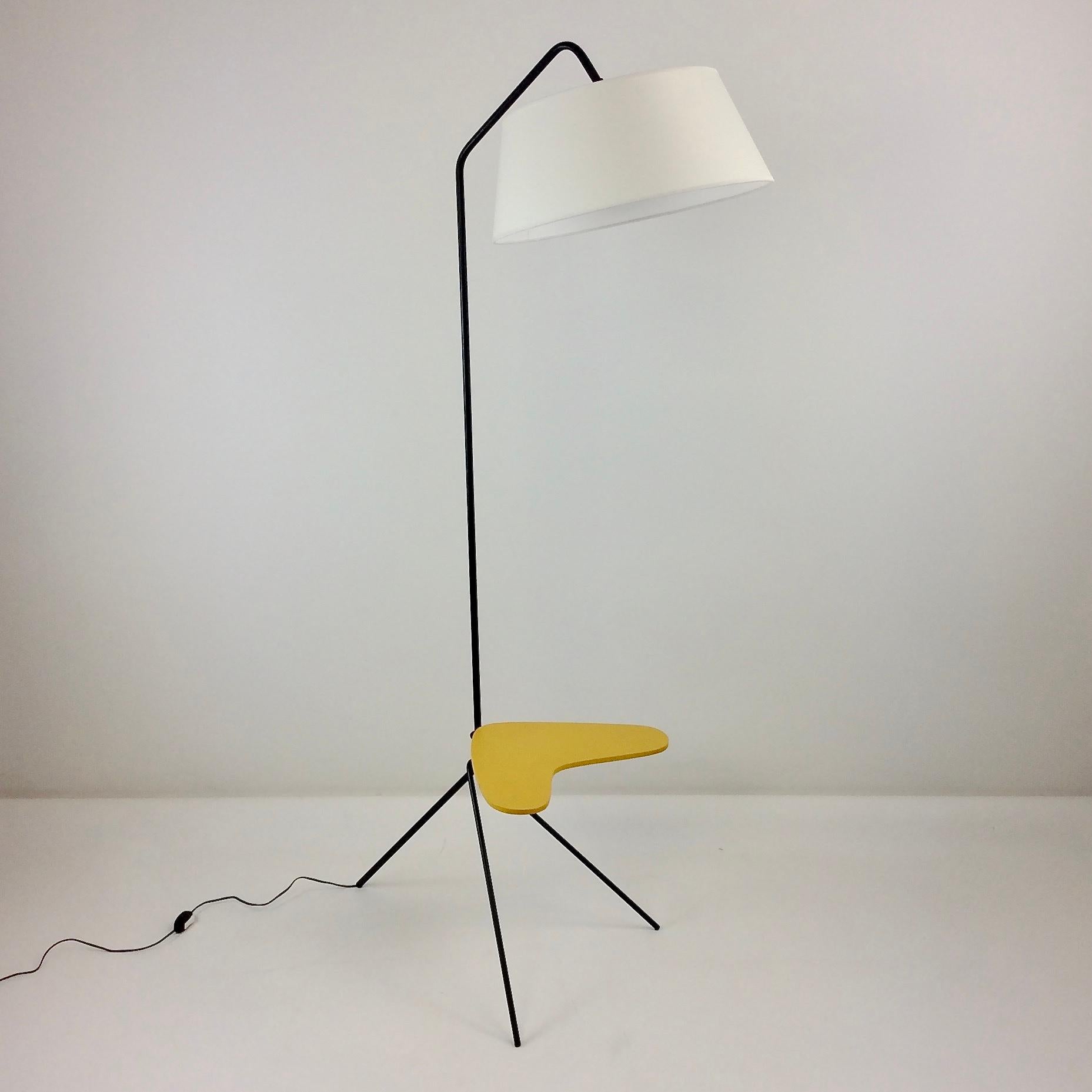 Mid-Century Modern Mid-Century Tripod Floor Lamp, 1950s, France