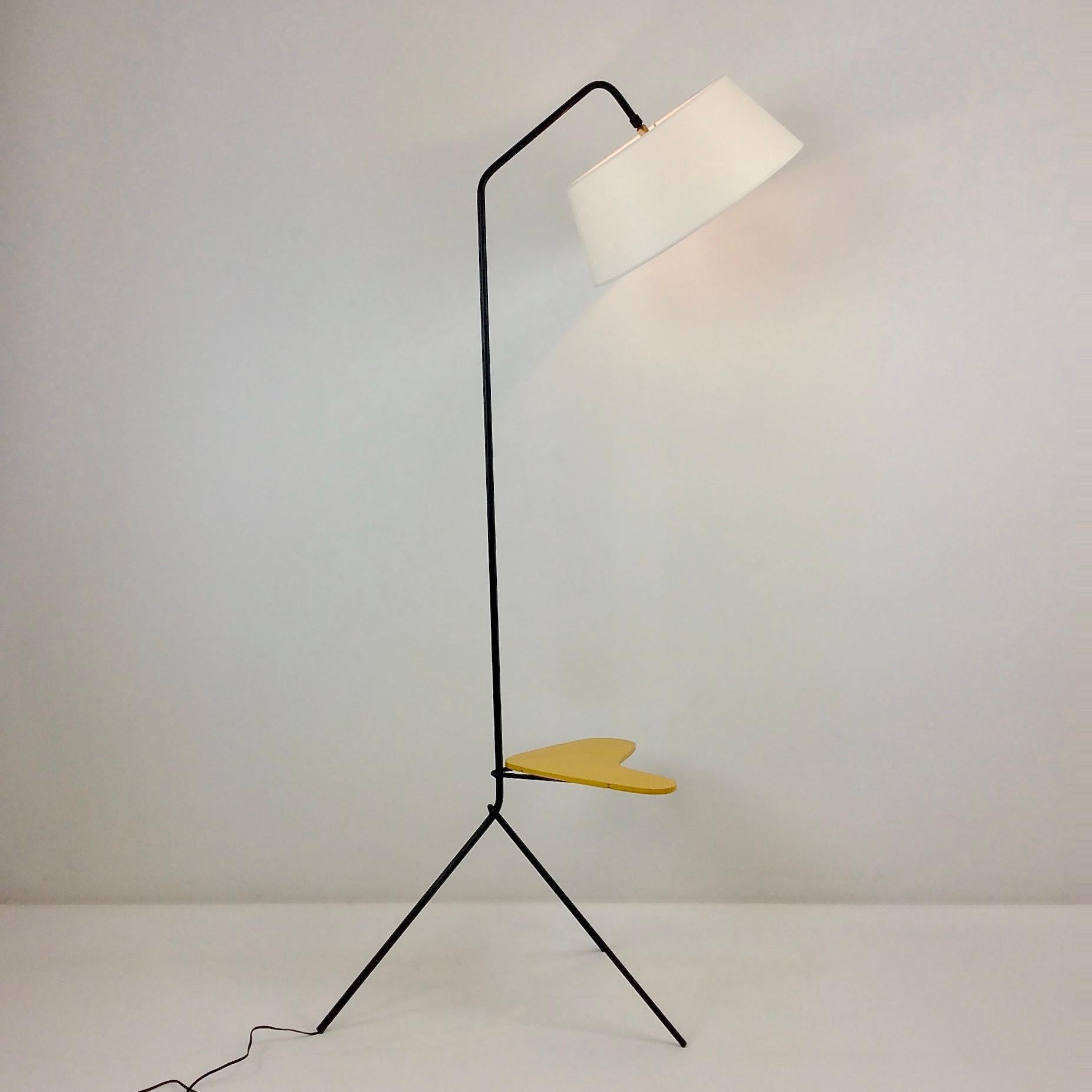 Mid-Century Tripod Floor Lamp, 1950s, France In Good Condition In Brussels, BE
