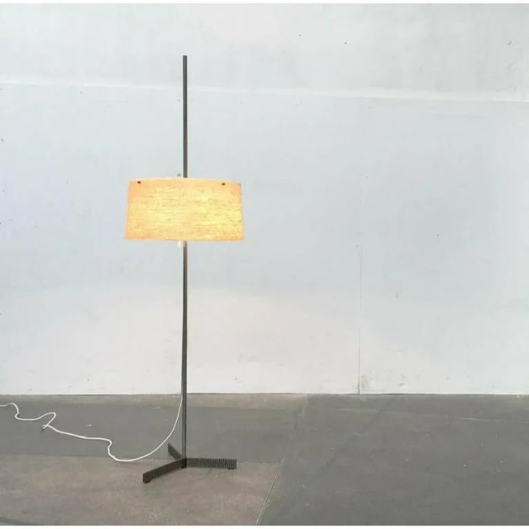 Tedesco Lampada da terra a treppiede di metà secolo di Kaiser Leuchten, anni '60 in vendita