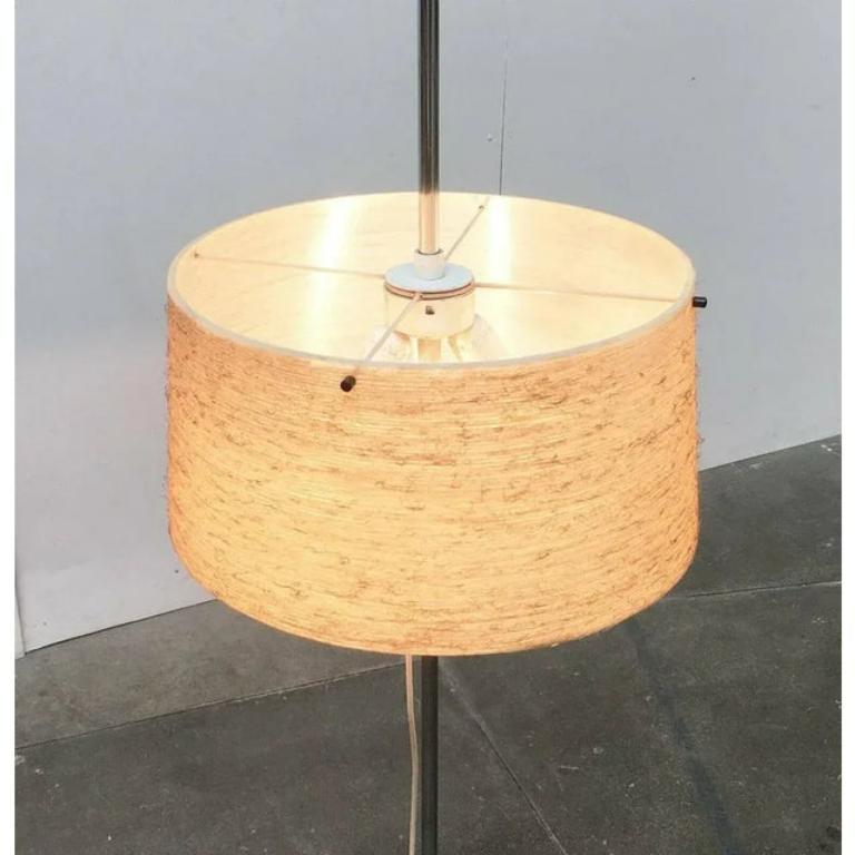 Lampada da terra a treppiede di metà secolo di Kaiser Leuchten, anni '60 in vendita 2