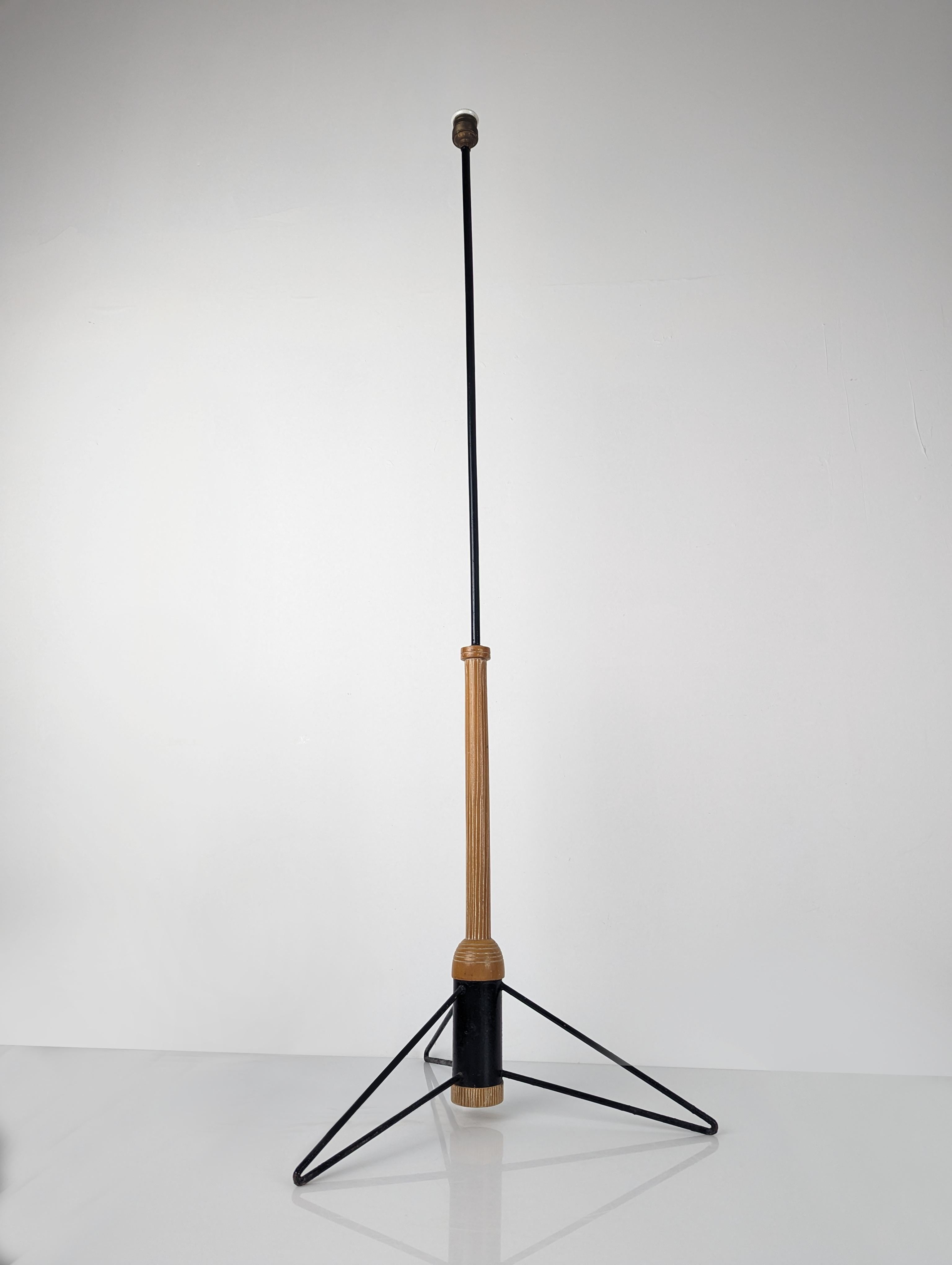 Midcentury Tripod Floor Lamp in Iron and Wood, 1950s For Sale 6