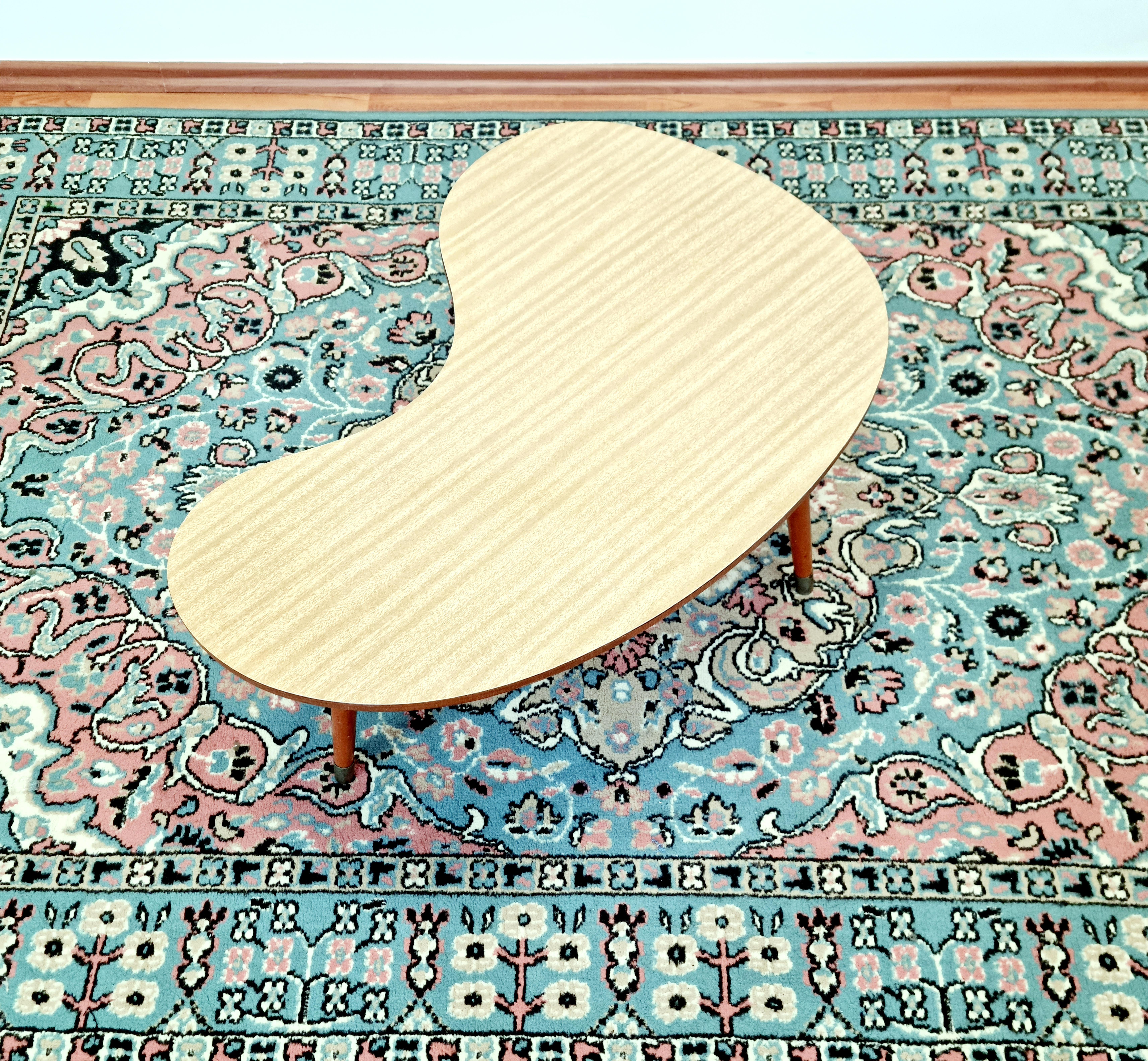 Ottone Tavolino tripode a forma di rene del Mid Century, Italia anni '60 in vendita
