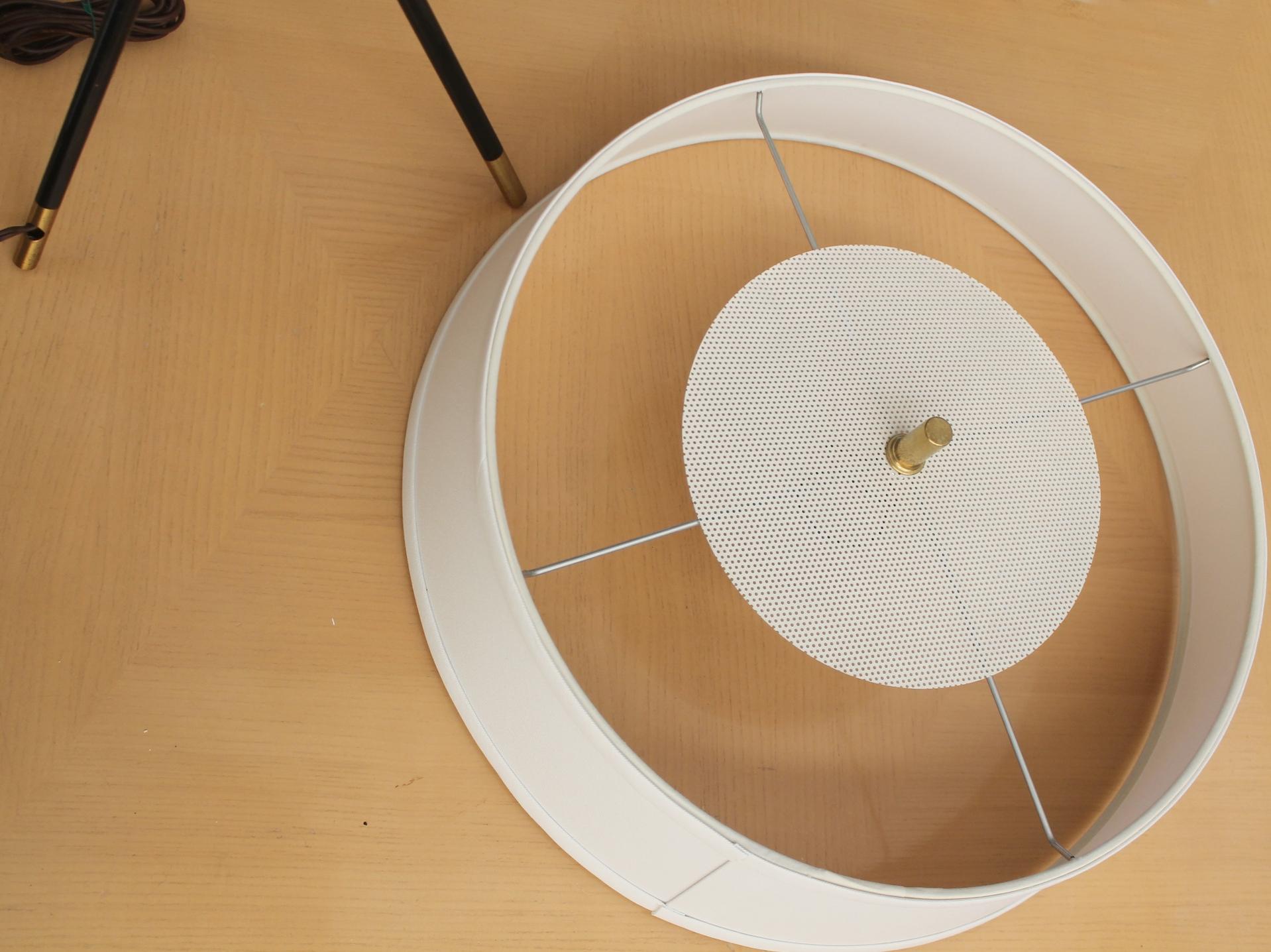 Lampe tripode du milieu du siècle ! Decor atomique d'après le designer Gerald Thurston Lightolier en vente 2