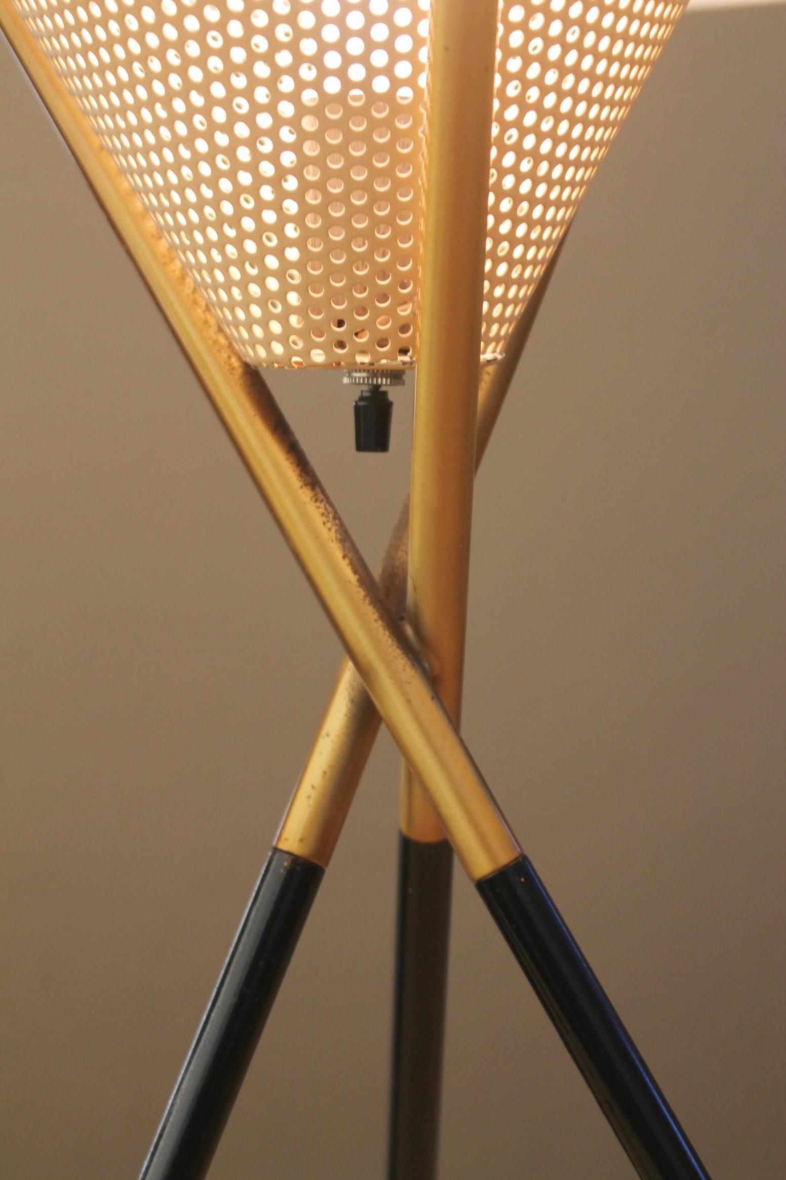 Américain Lampe tripode du milieu du siècle ! Decor atomique d'après le designer Gerald Thurston Lightolier en vente