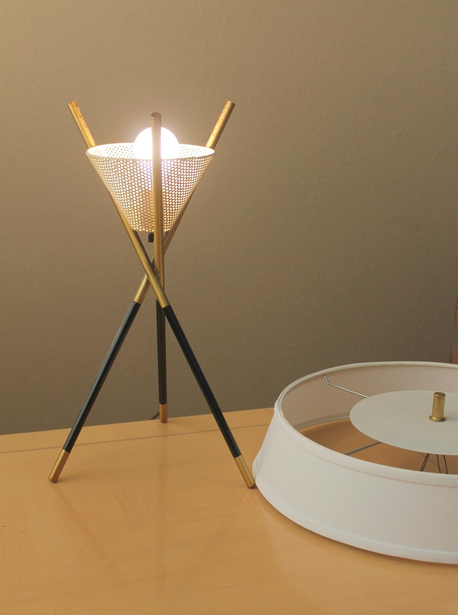 Lampe tripode du milieu du siècle ! Decor atomique d'après le designer Gerald Thurston Lightolier Bon état - En vente à Peoria, AZ