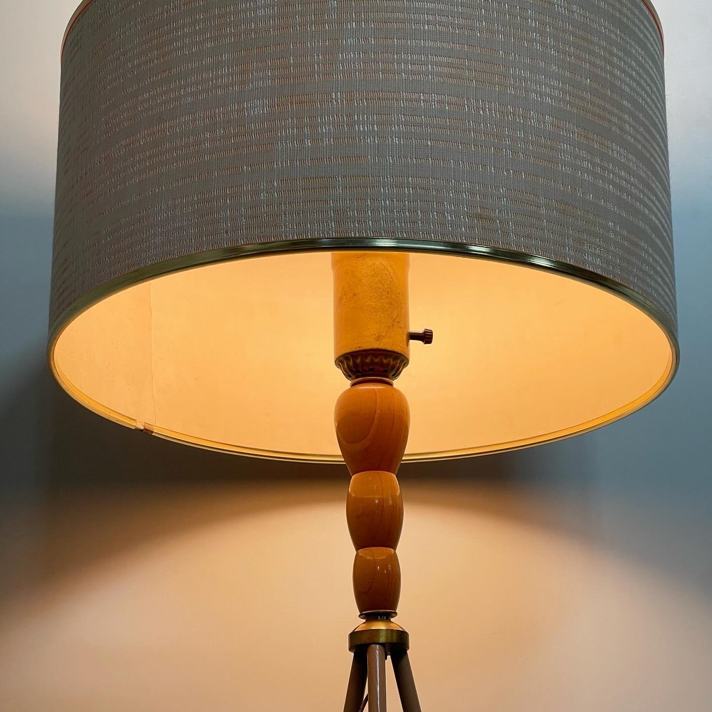 Mid Century Tripod Lamp For Sale 3