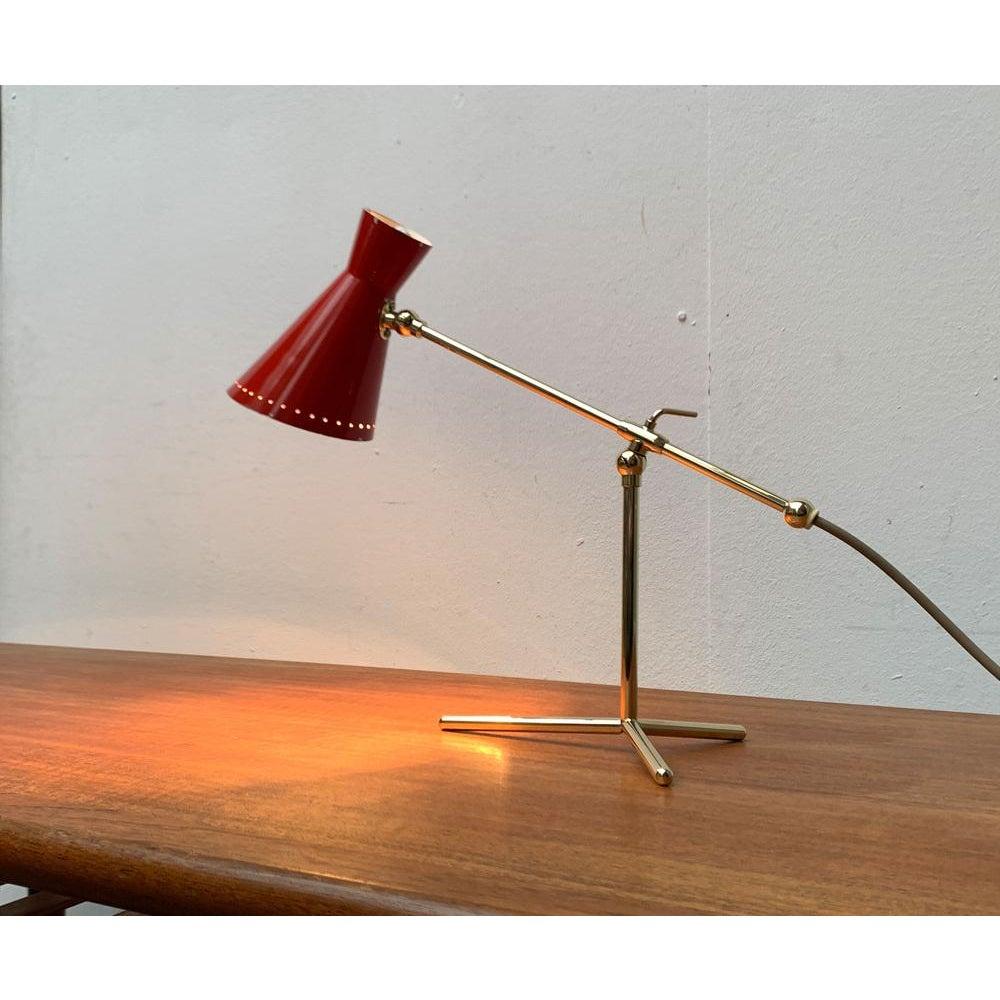 Lámpara de mesa trípode de metal de mediados de siglo, años 60 en venta 1