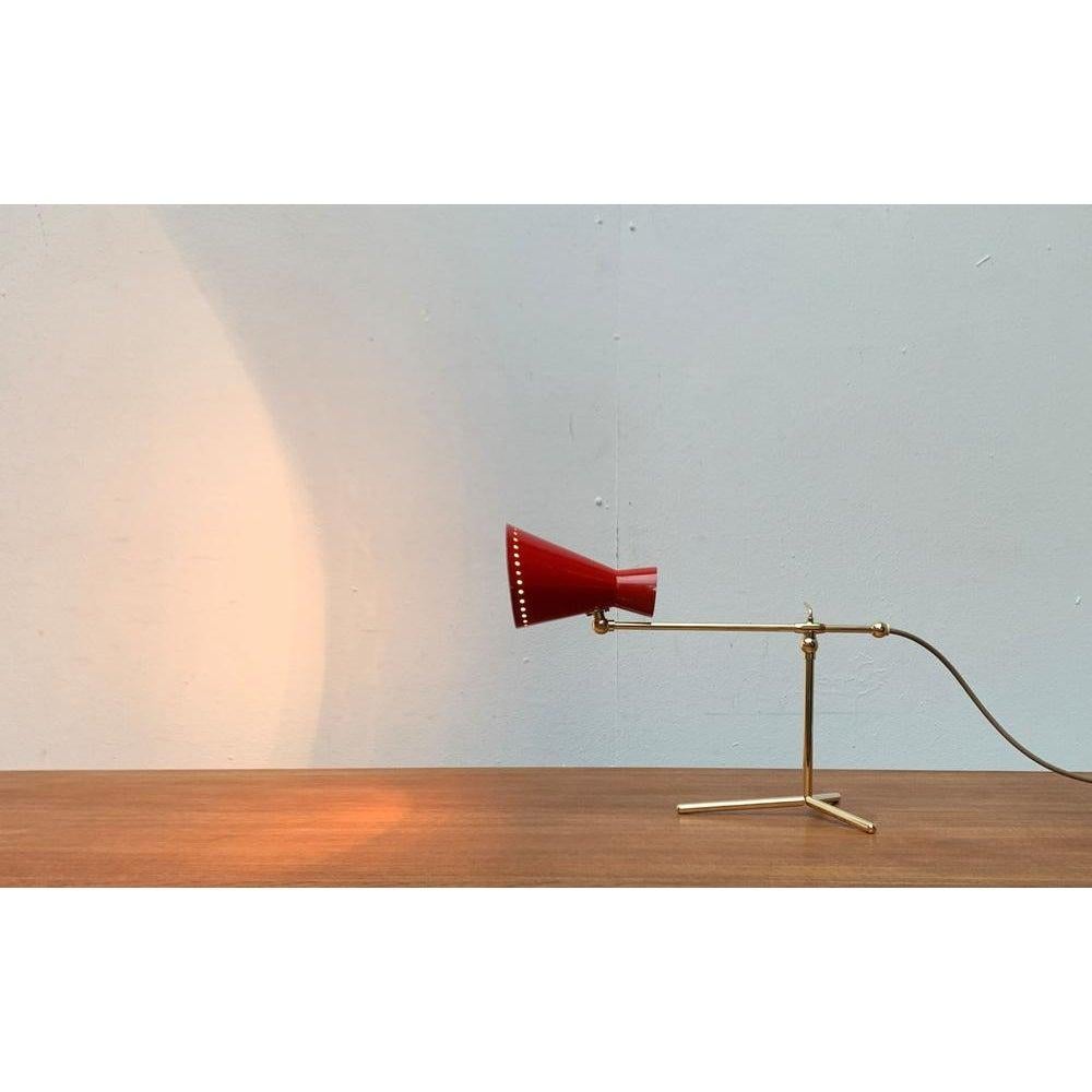 Lámpara de mesa trípode de metal de mediados de siglo, años 60 en venta 2