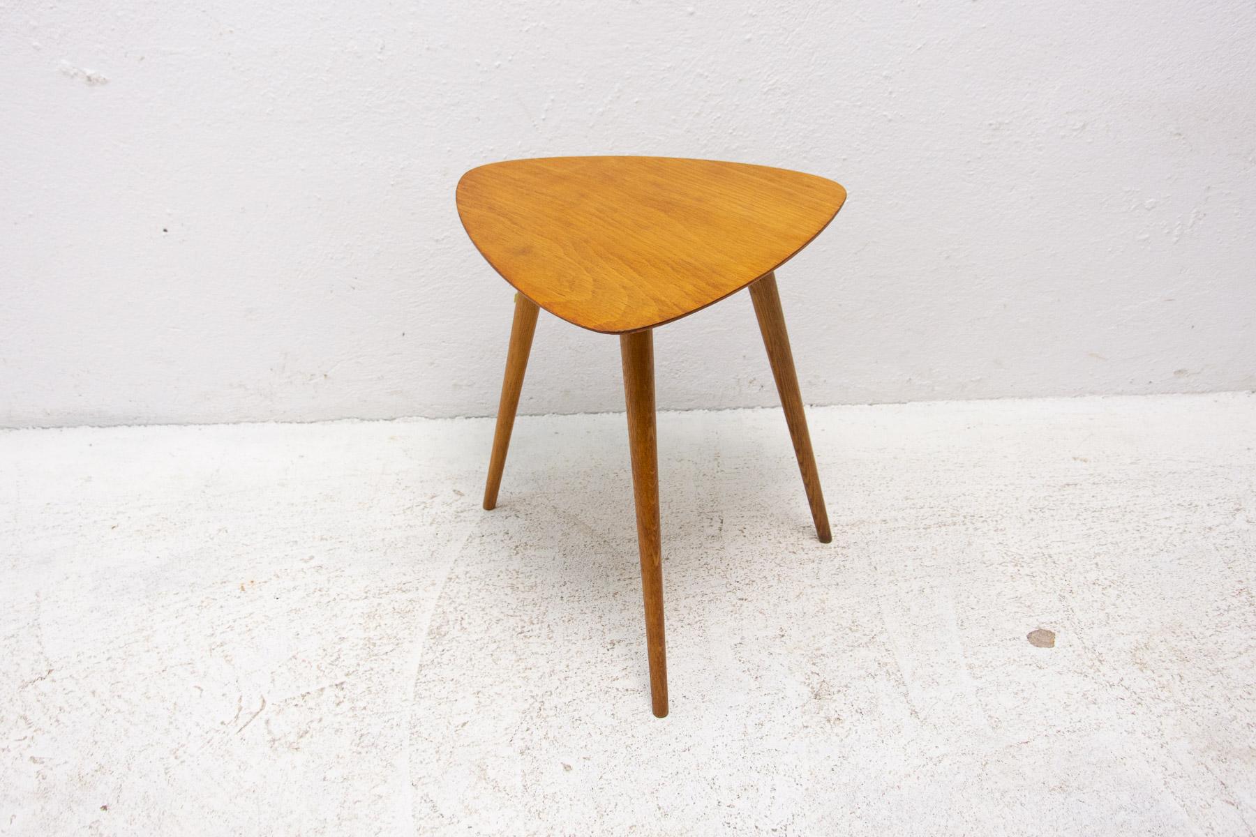 Mid Century Tripod Stool, 1960´S, Czechoslovakia For Sale 4