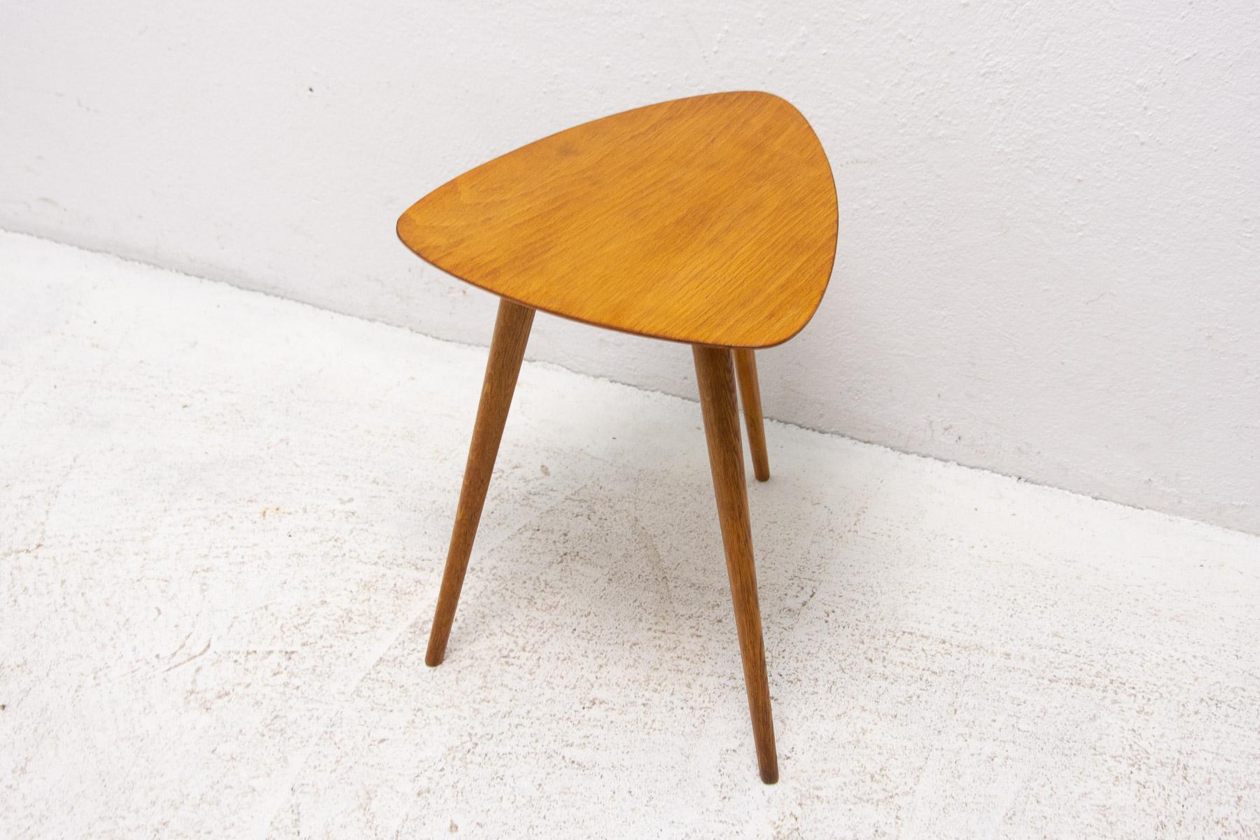 Mid Century Tripod Stool, 1960´S, Czechoslovakia For Sale 2