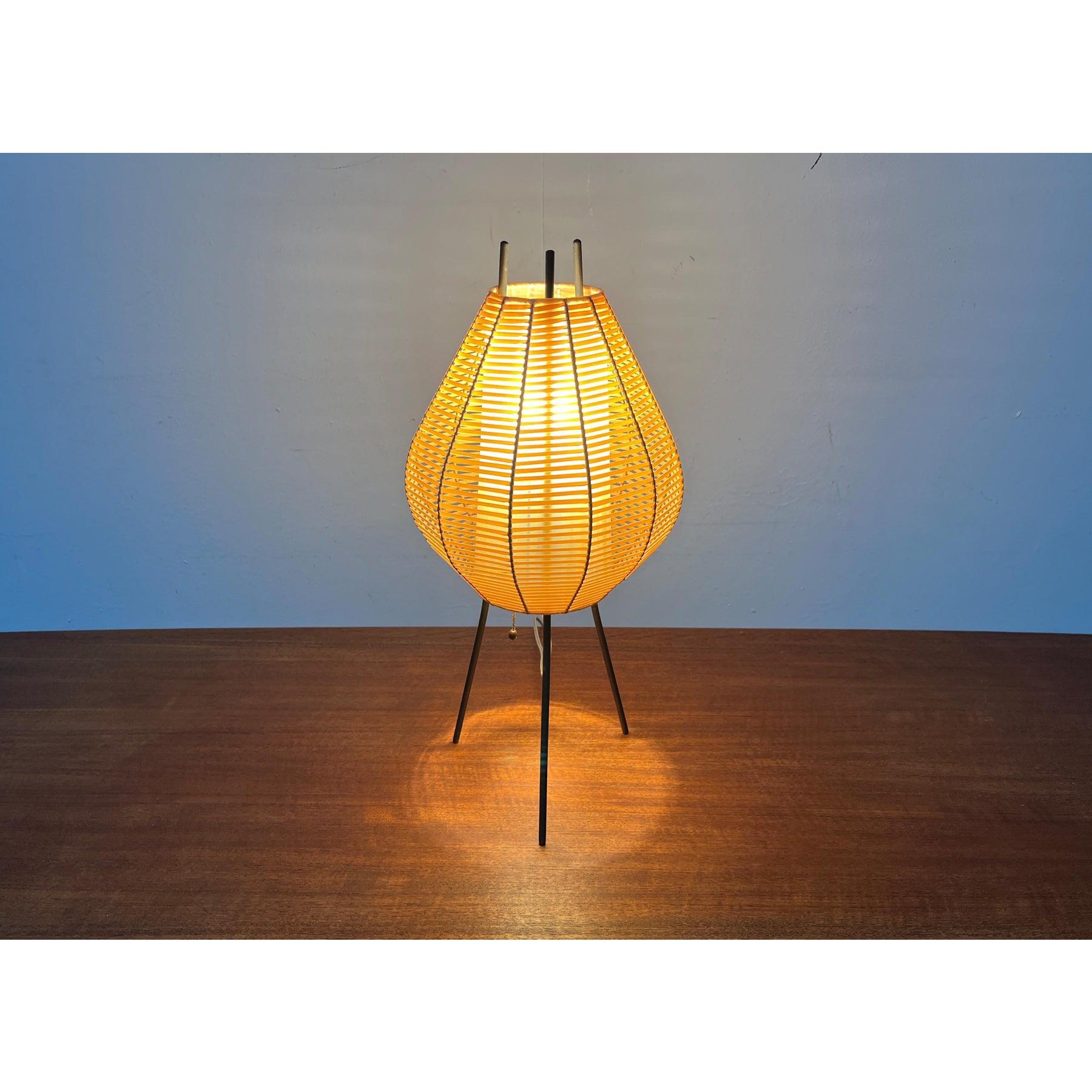 Stativ-Tischlampe, 1960er Jahre (20. Jahrhundert) im Angebot