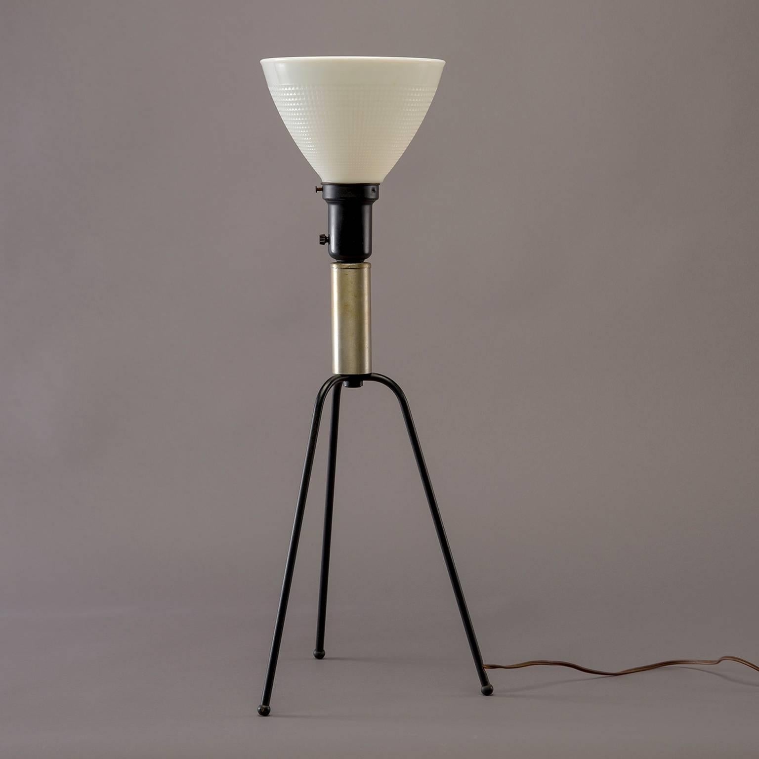 Midcentury Tripod Table Lamp In Good Condition In Troy, MI